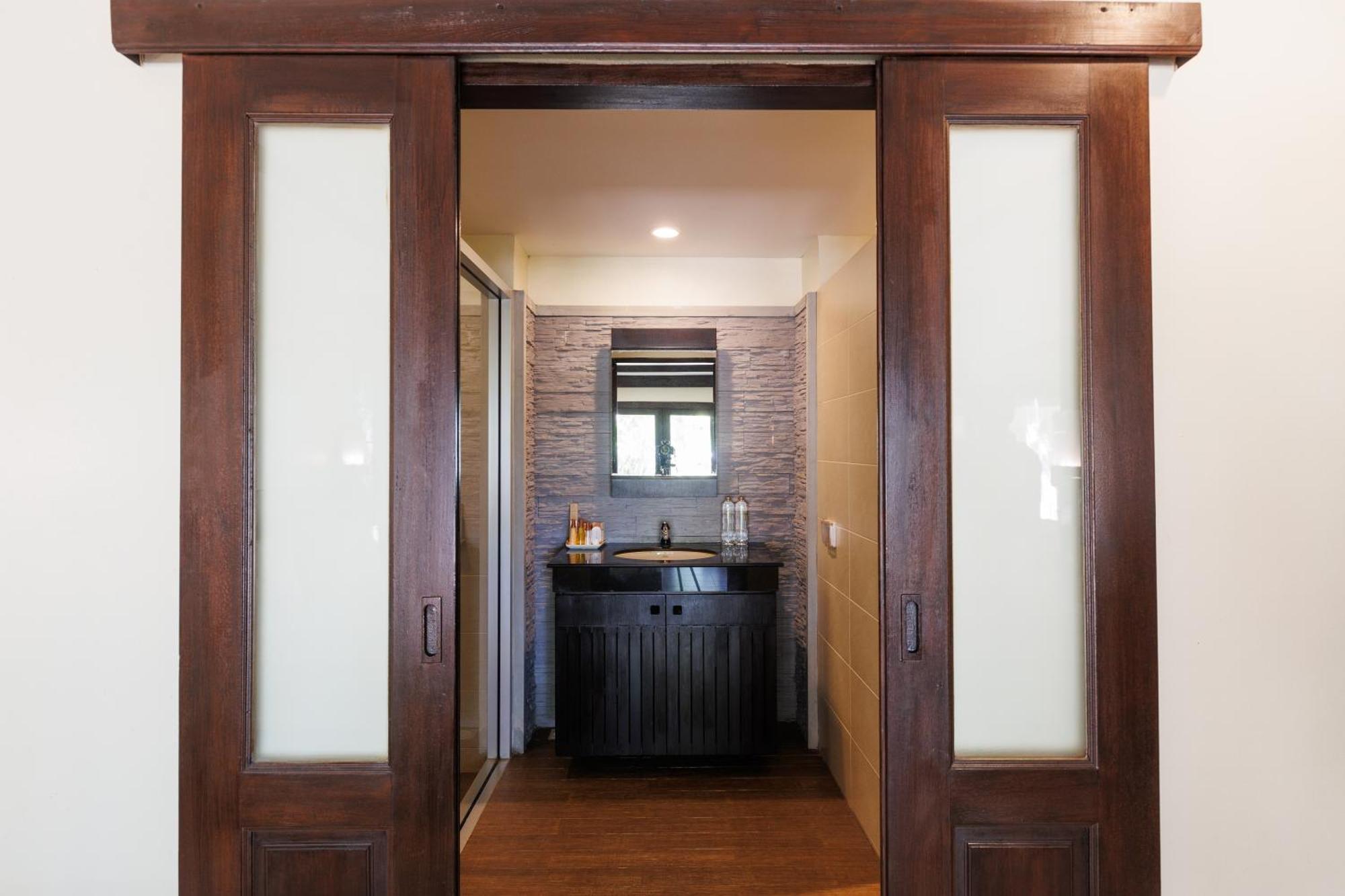 Bungalow with Garden View,1615324799:JPEG