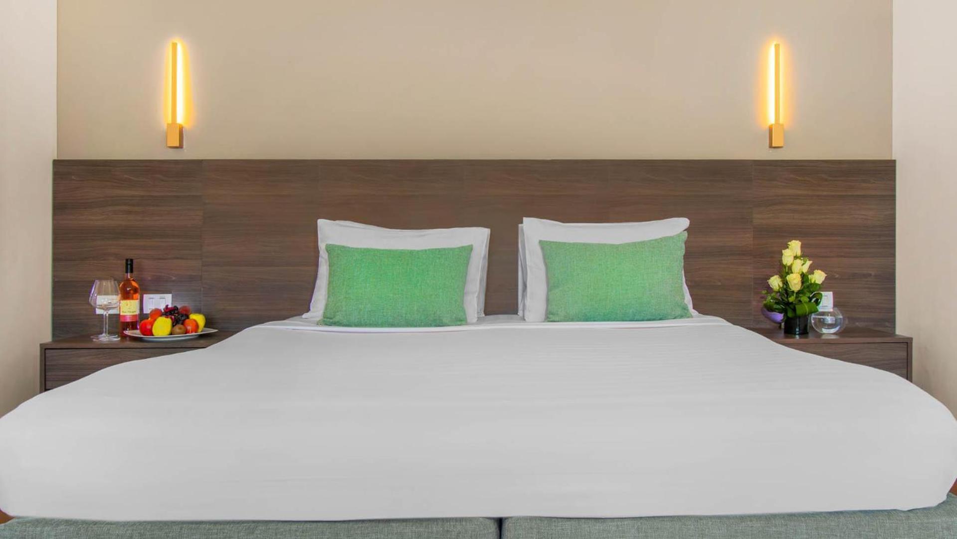 Habitación Oasis con vistas parciales al mar y al jardín - 1 cama grande o 2 individuales