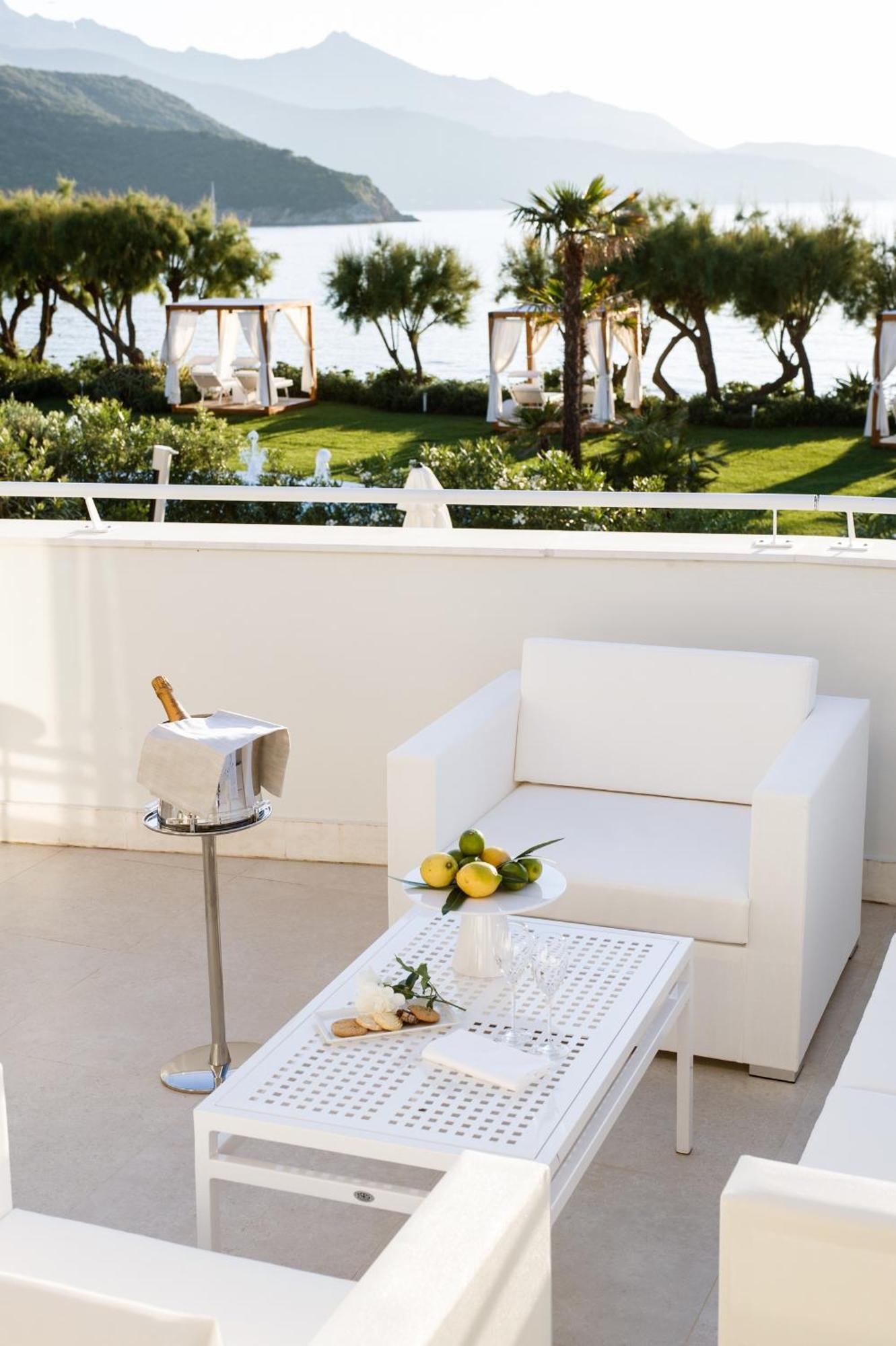 One-Bedroom Suite with Sea View,1615662570:JPEG