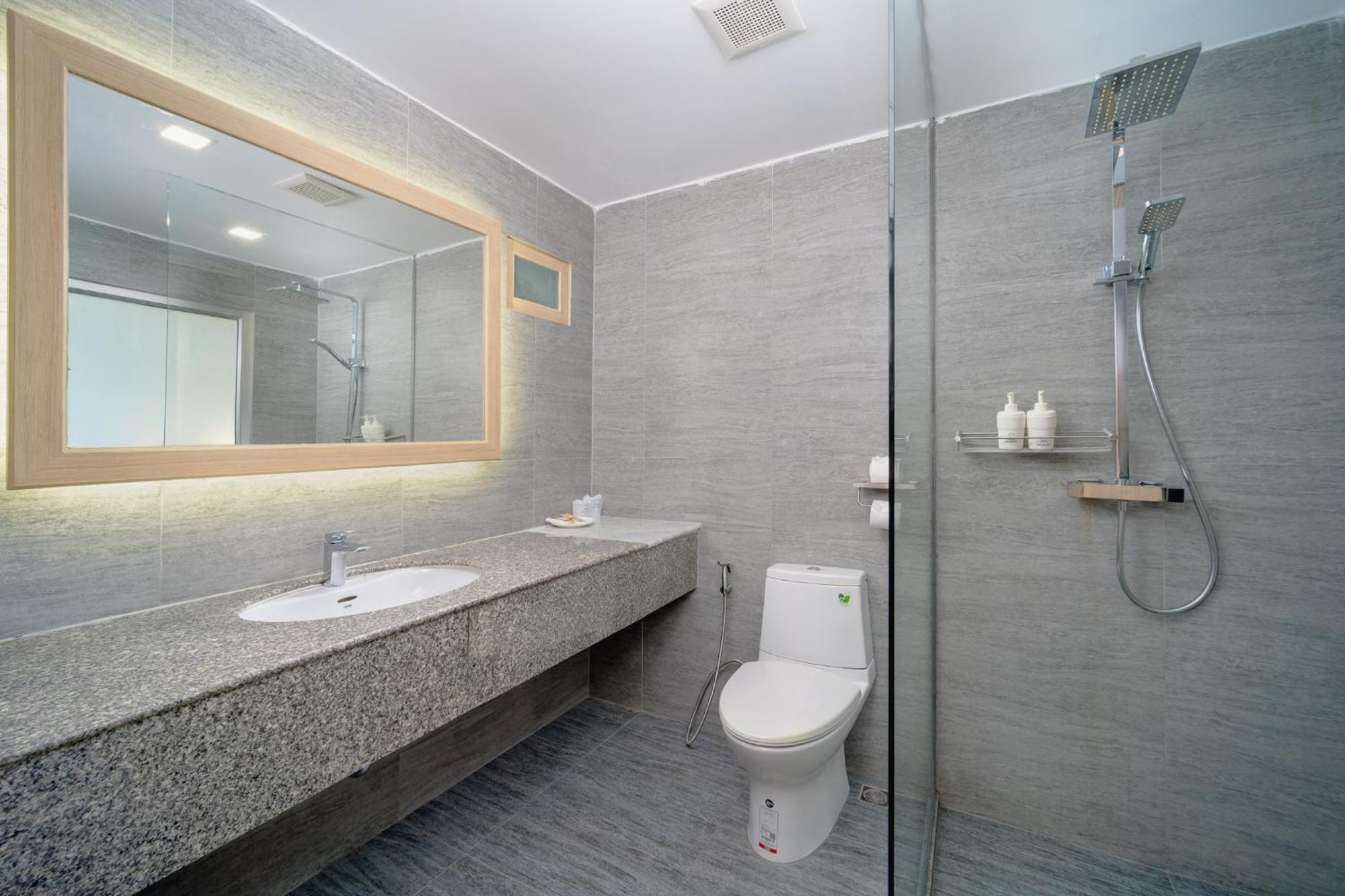 Deluxe Double or Twin Room with Balcony,1619170484:JPEG