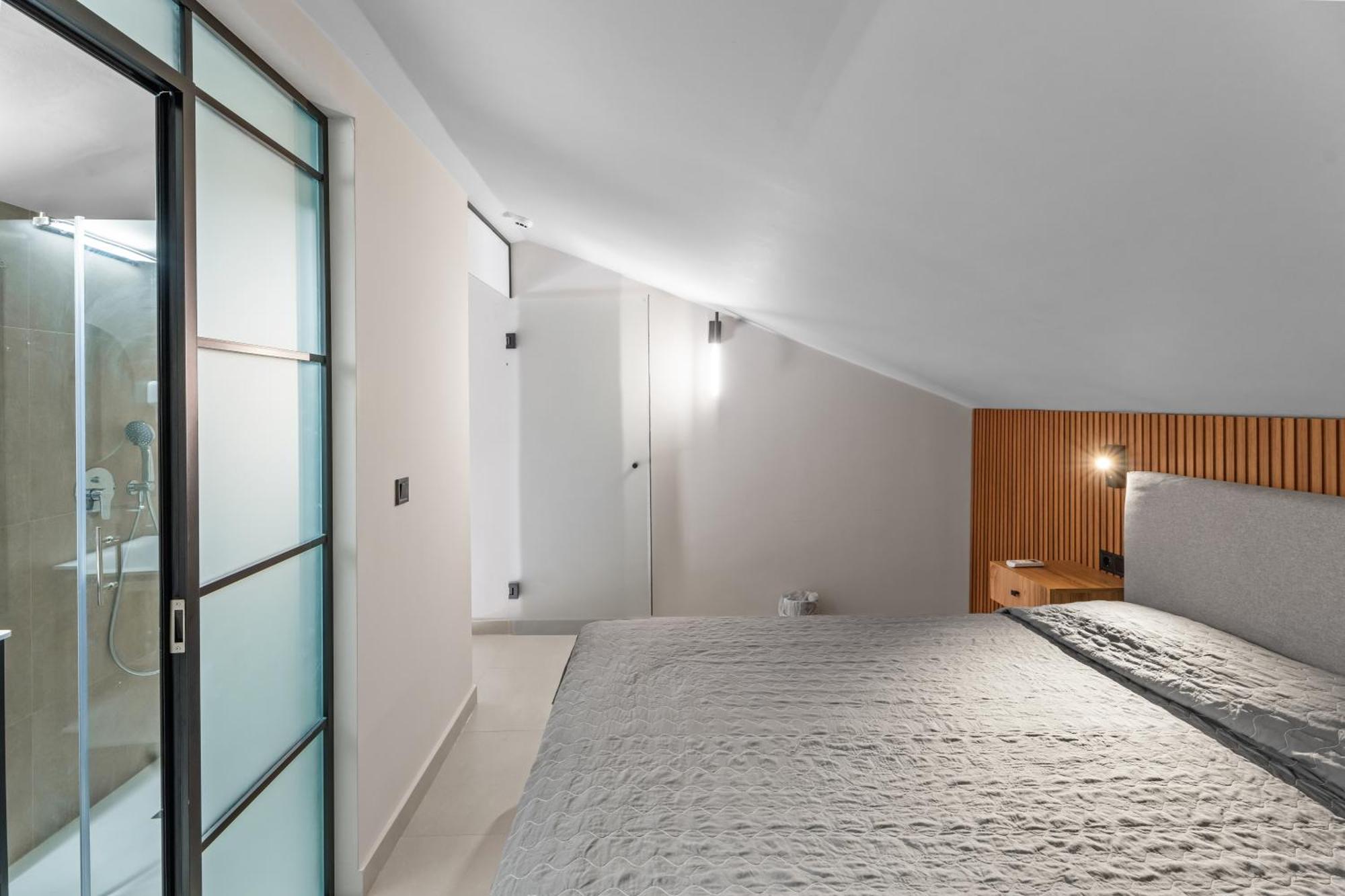 One-Bedroom Superior Apartment,1616888861:JPEG