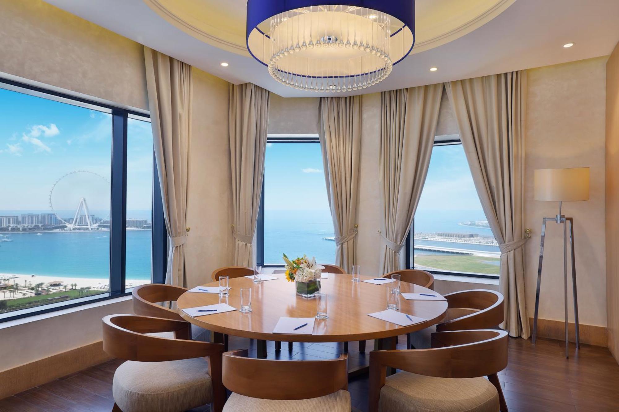 Club Oceanfront Room, 1 King, with Complimentary Access to Executive Lounge Access, Afternoon Tea, Happy Hour,1643137402:JPEG