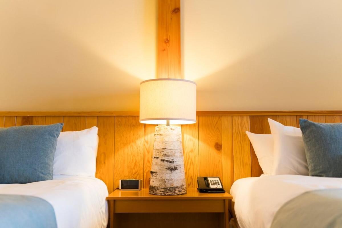 Superior Queen Room with Two Queen Beds with Lake View