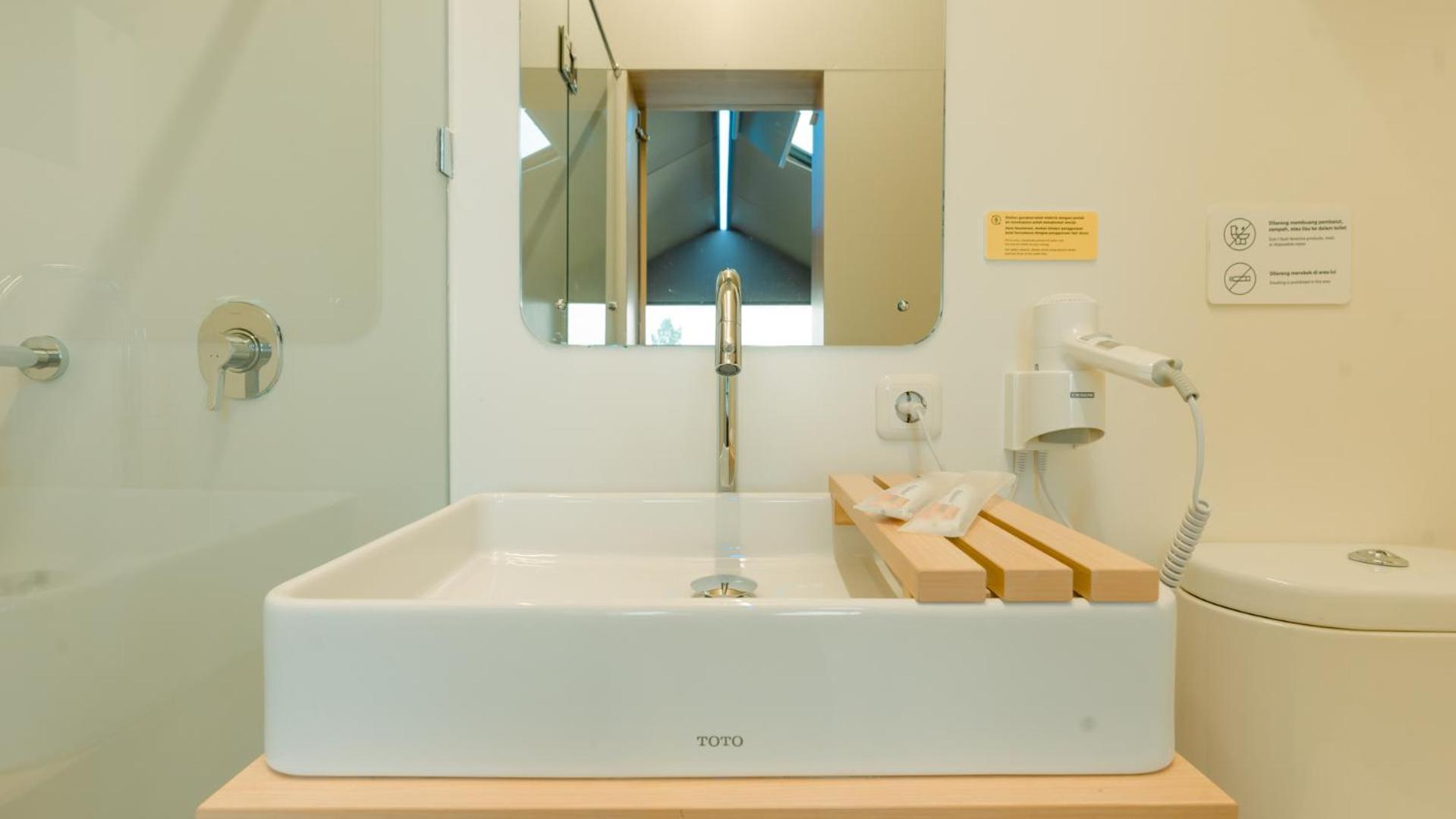 Executive Cabin,1621475239:JPEG