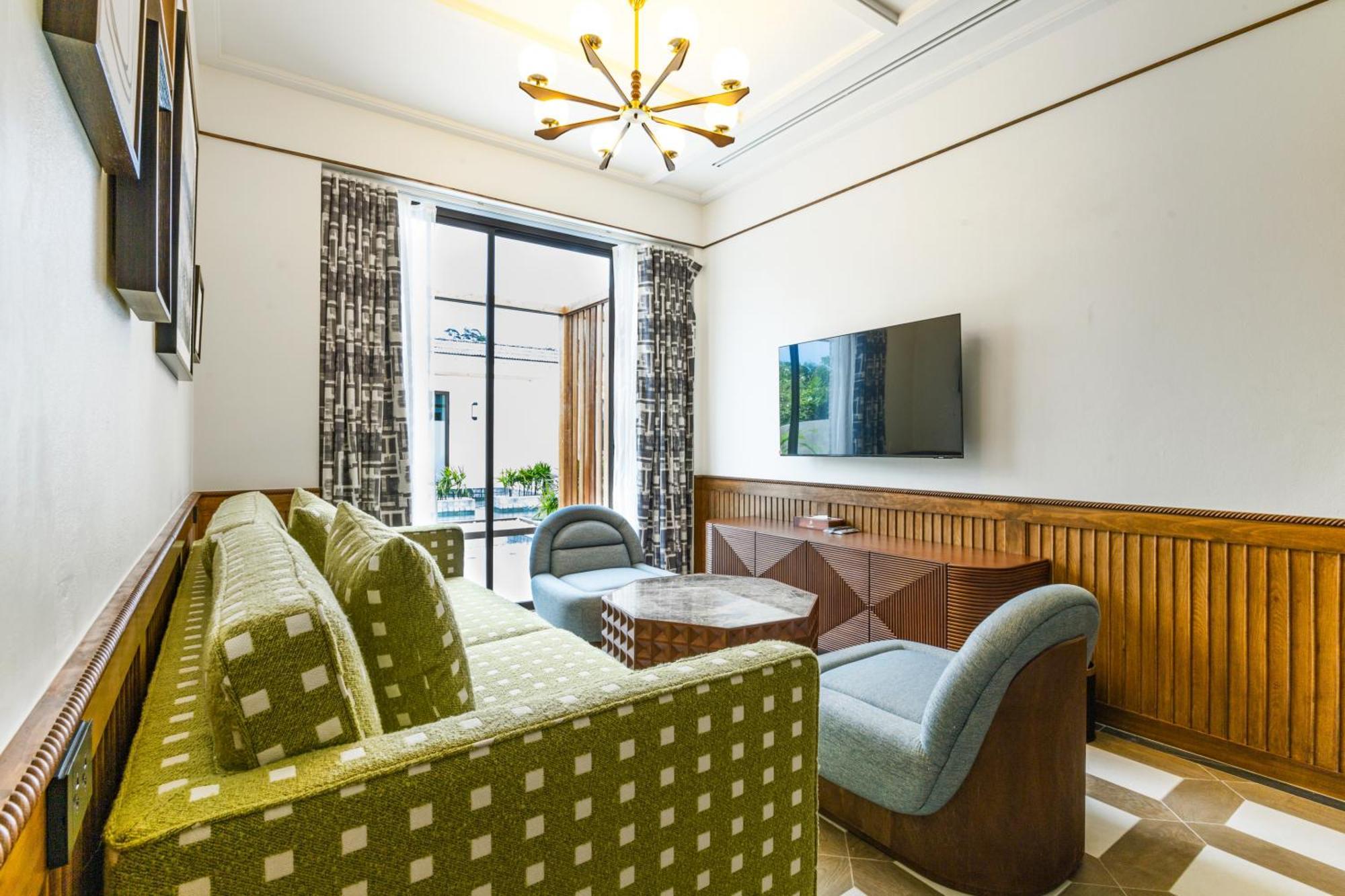 One-bedroom Lagoon Suite Villa (Free Drop-off Airport Transfer)