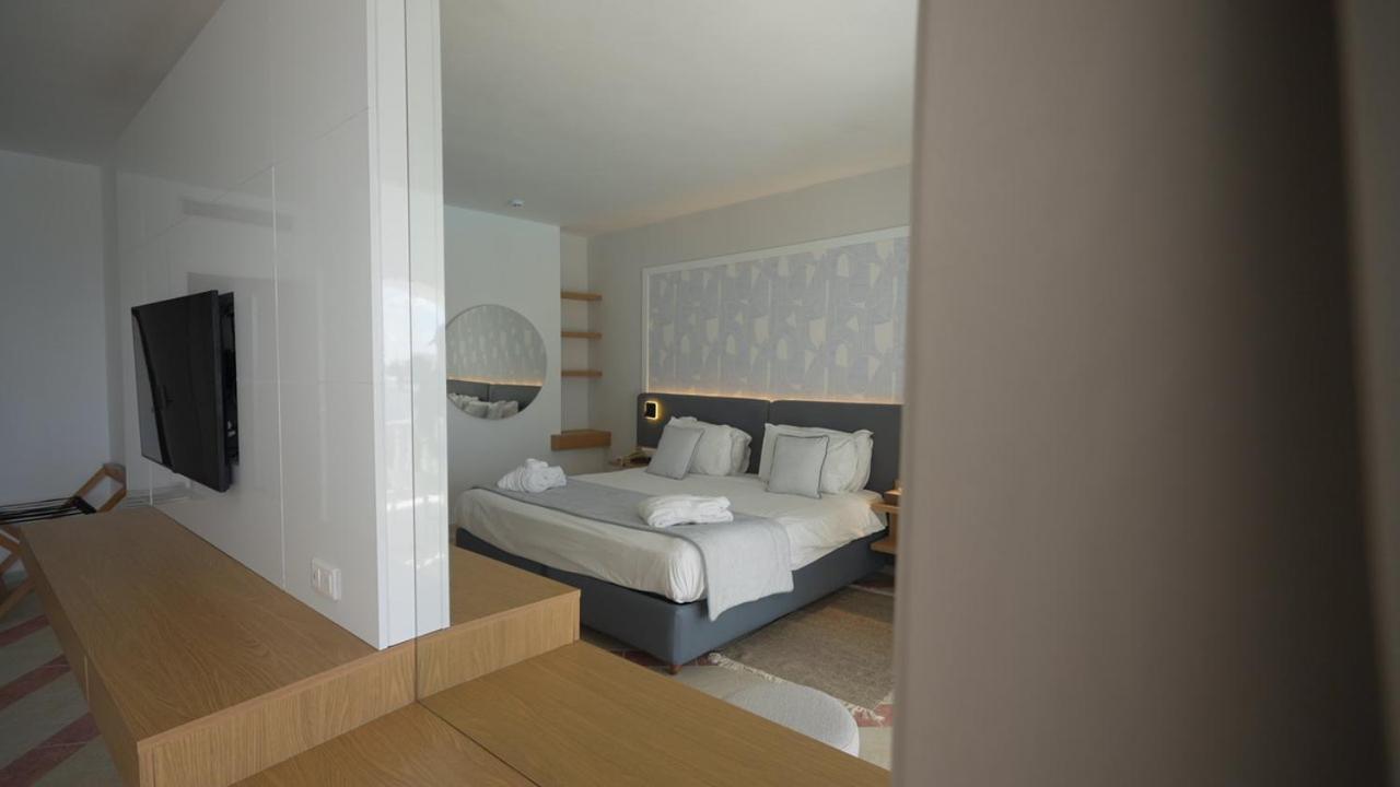 Standard Twin Room with Sea View