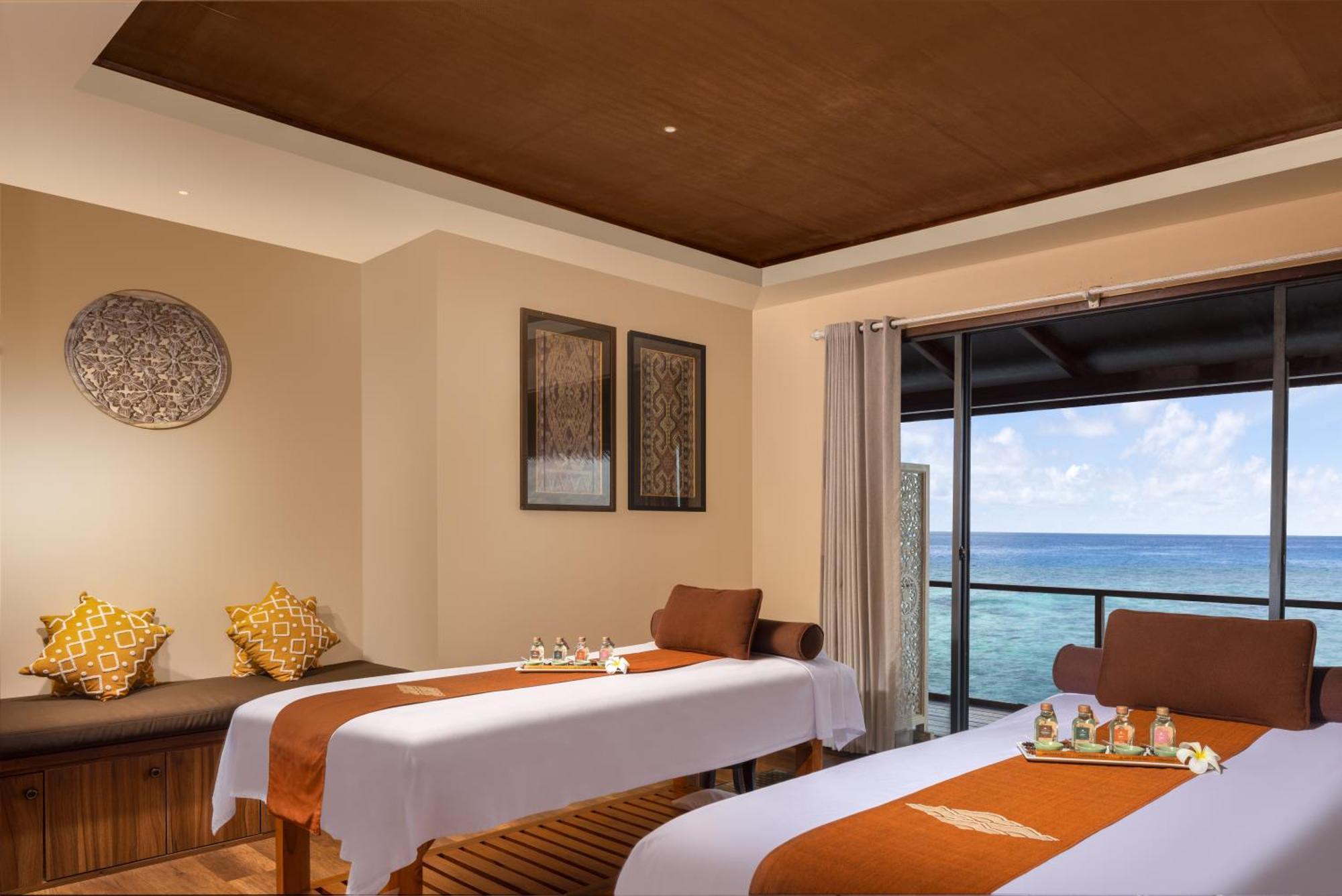 Overwater Villa Jacuzzi,1554187060:JPEG
