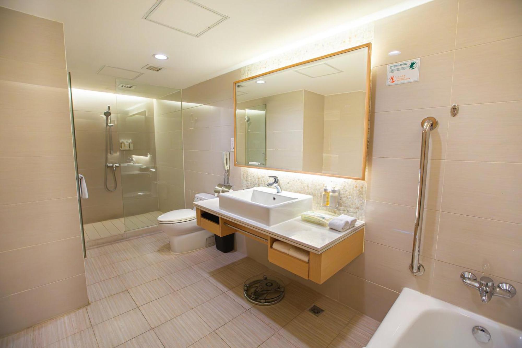 Executive Suite - Non-Smoking