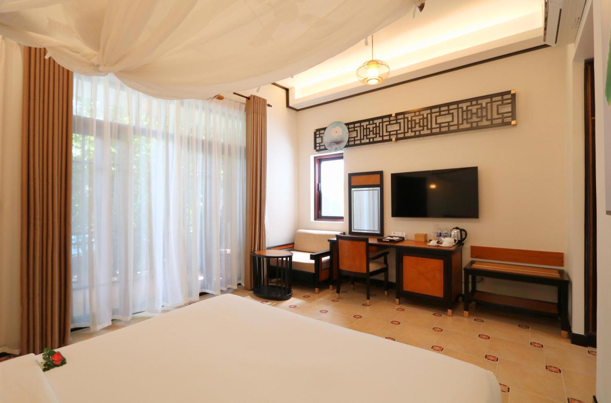Deluxe Garden View Room