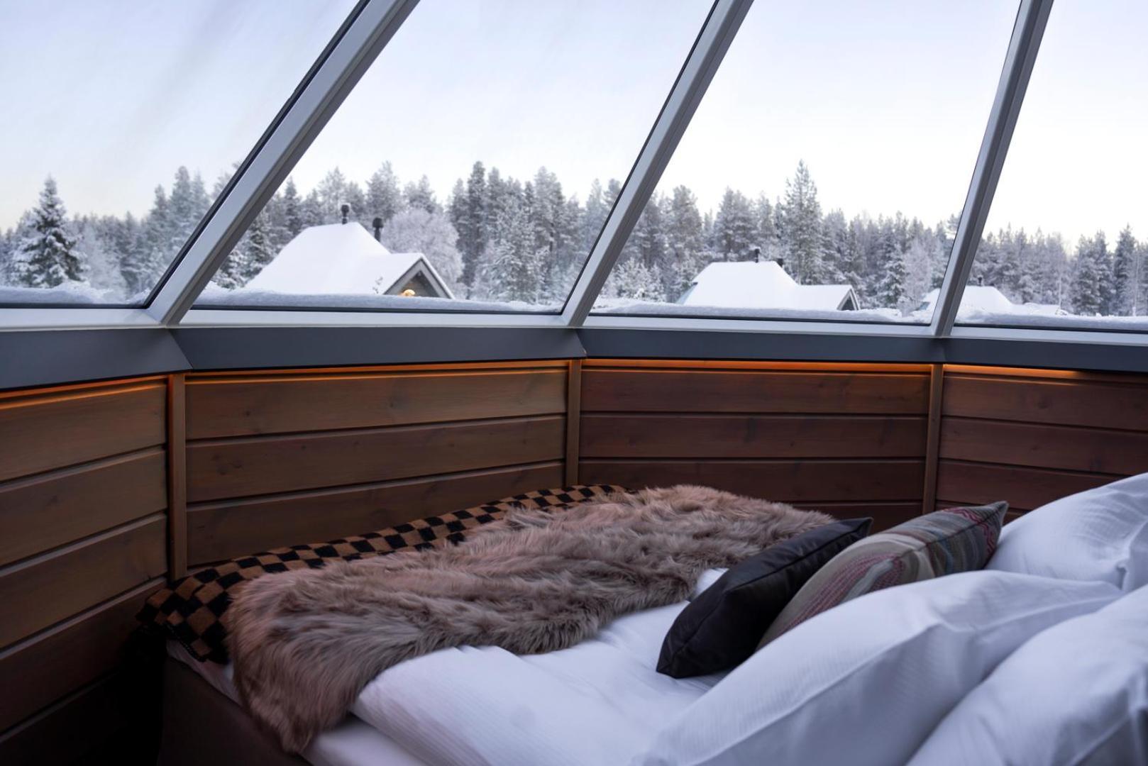 Glass Roof Hut