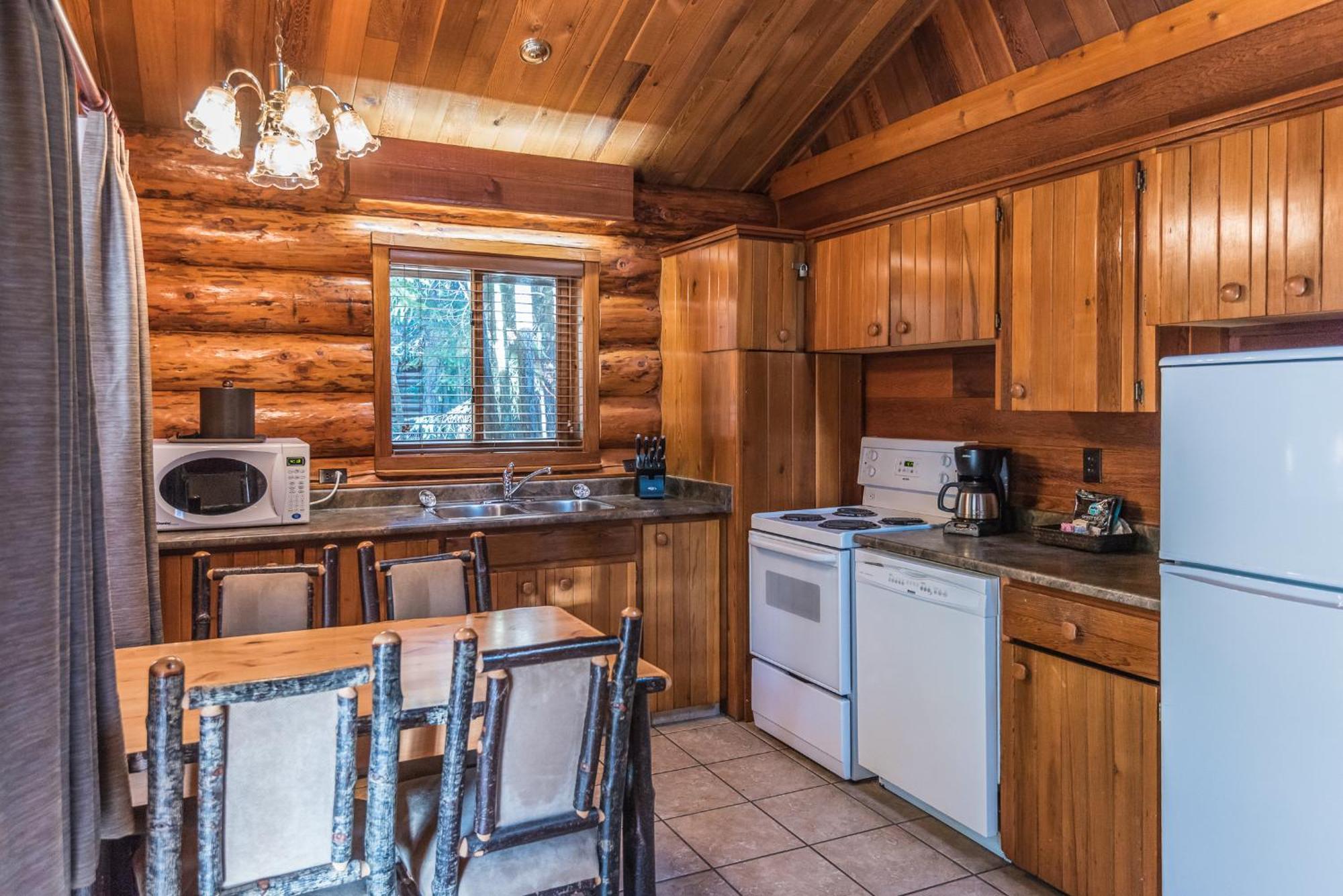 Two-Bedroom Suite,1545966985:JPEG