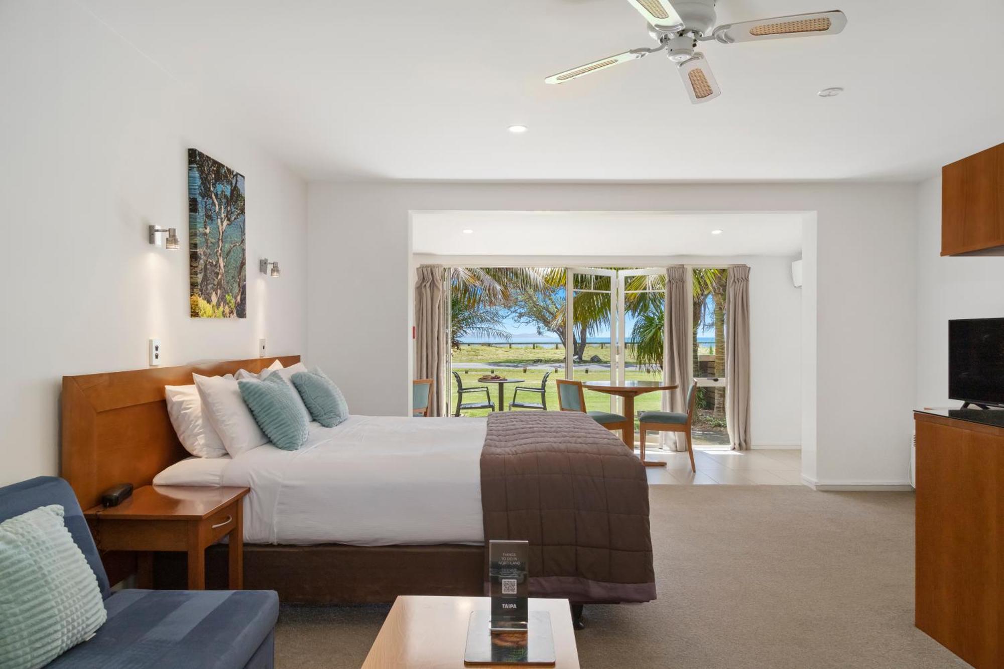 Deluxe Studio Beachfront