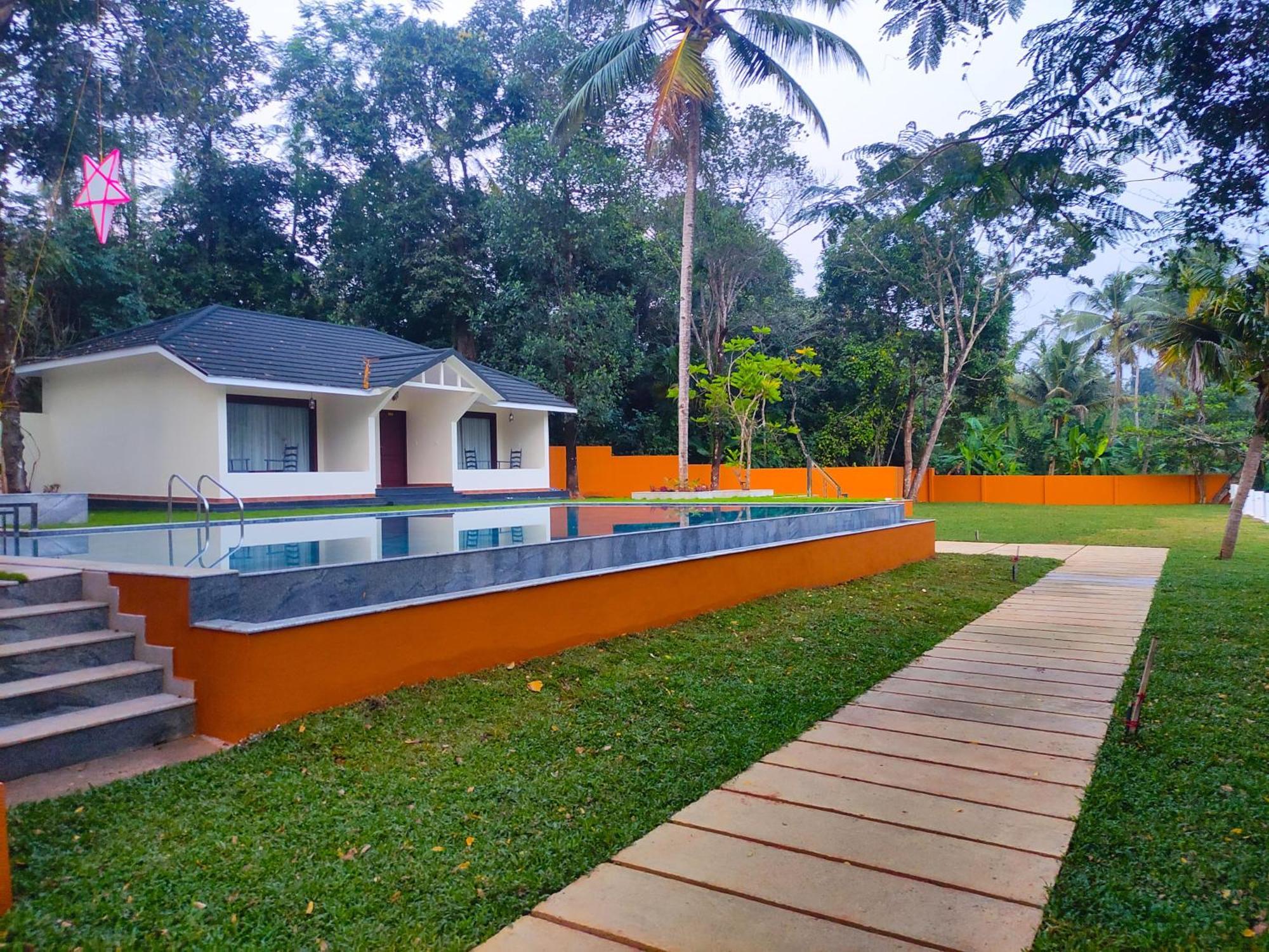 Lakeview Family Cottage Private Pool,1633683391:JPEG