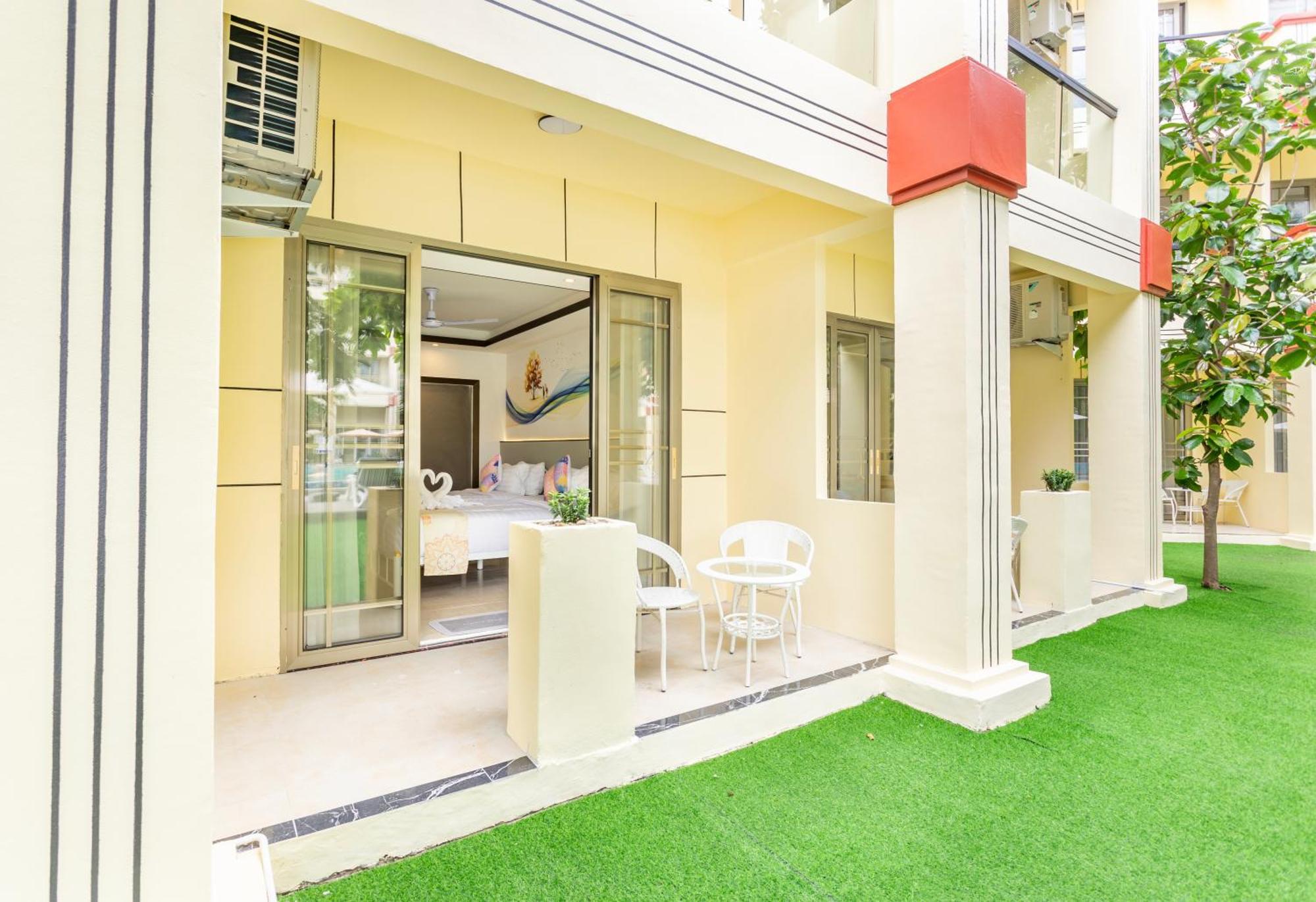 Deluxe Double or Twin Room with Pool Access,1634360449:JPEG