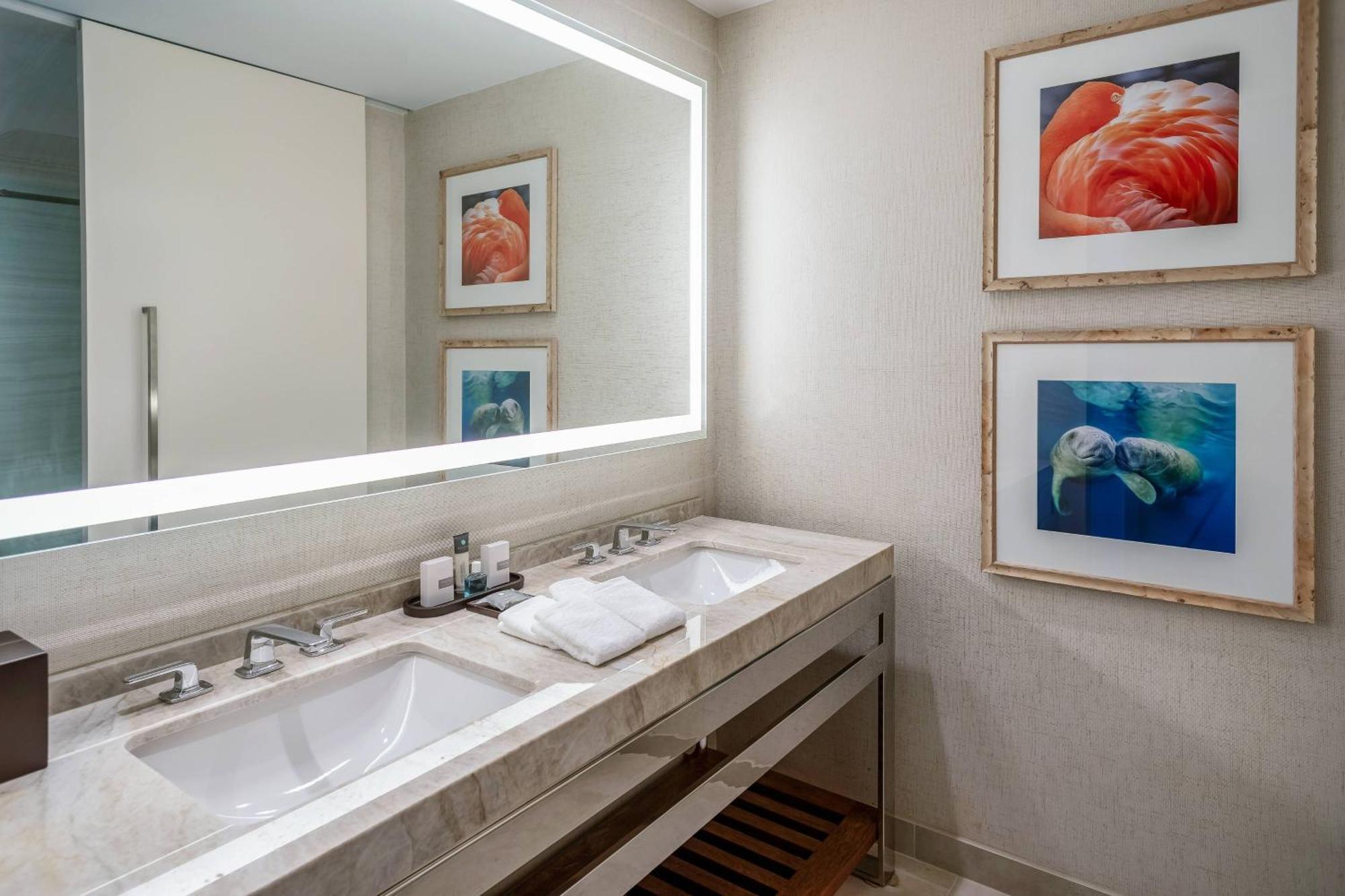 Queen Room with Two Queen Beds Main Atrium View - Balcony,1637707831:JPEG