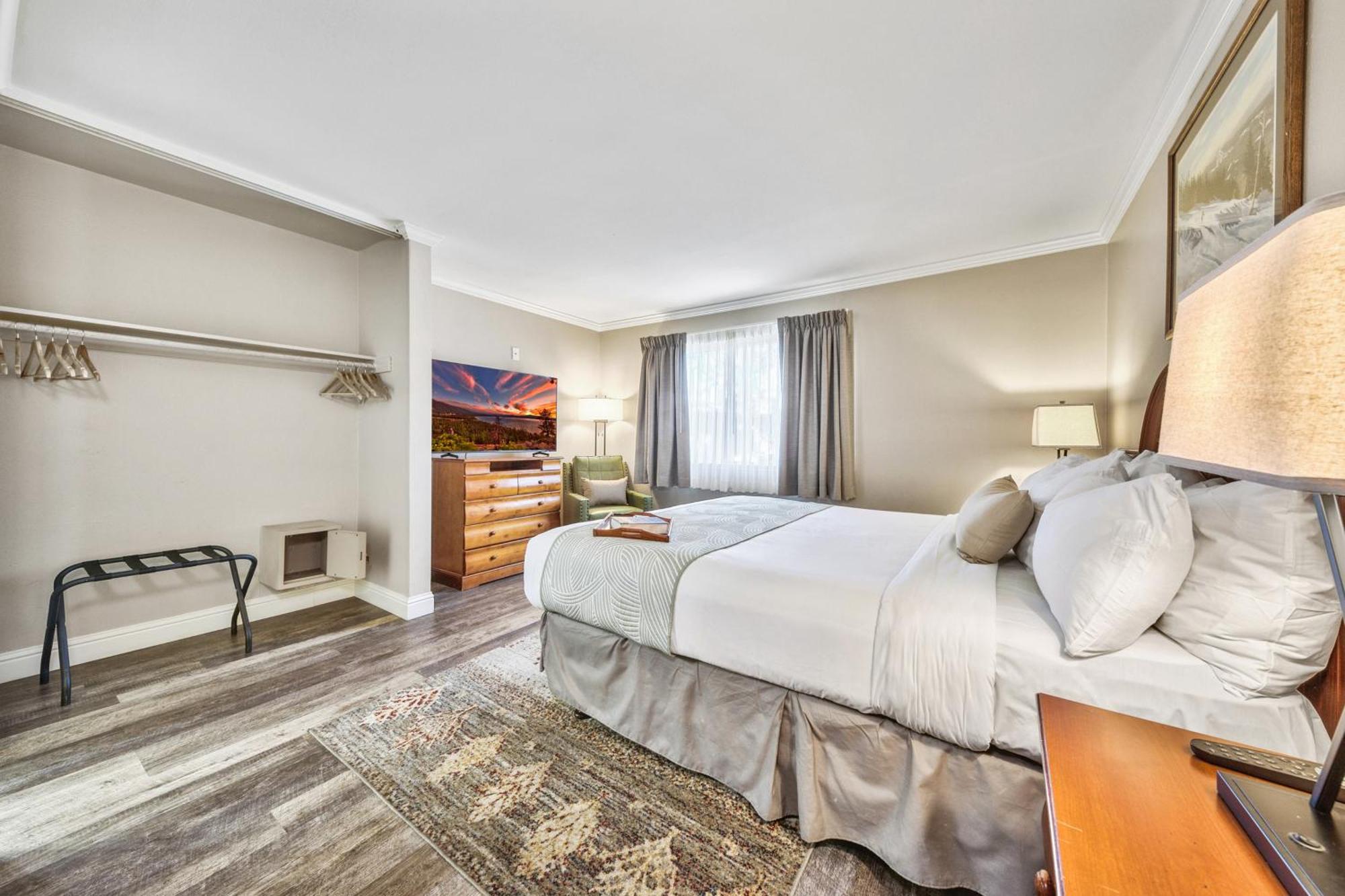 One-Bedroom Deluxe Suite,1638477768:JPEG
