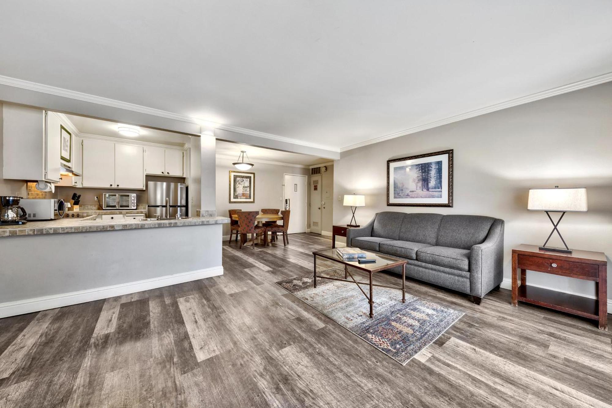 ADA One Bedroom Suite,1638477779:JPEG