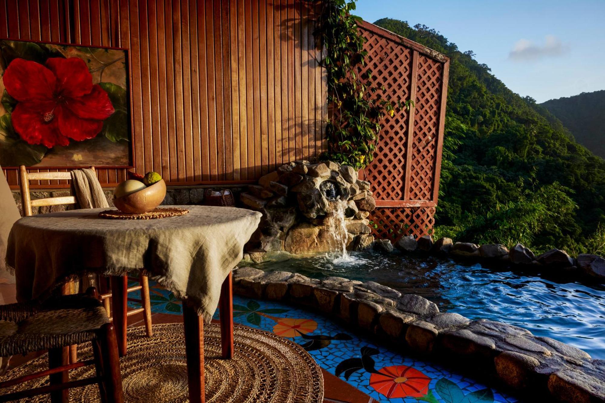 Rainbow Suite plunge pool