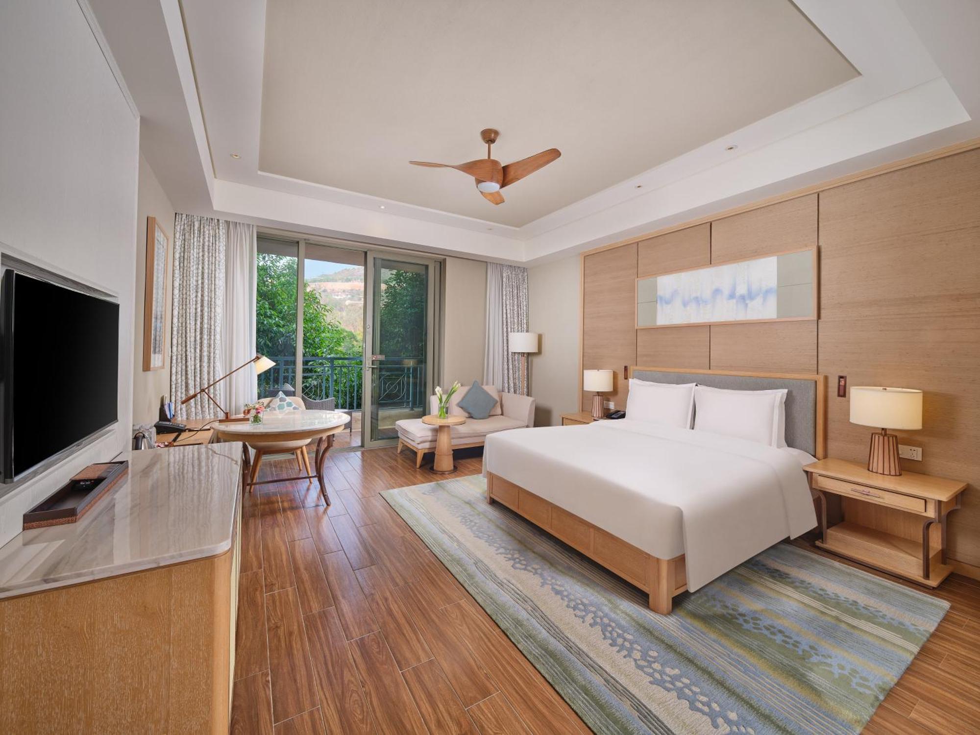 King Room with Mountain View