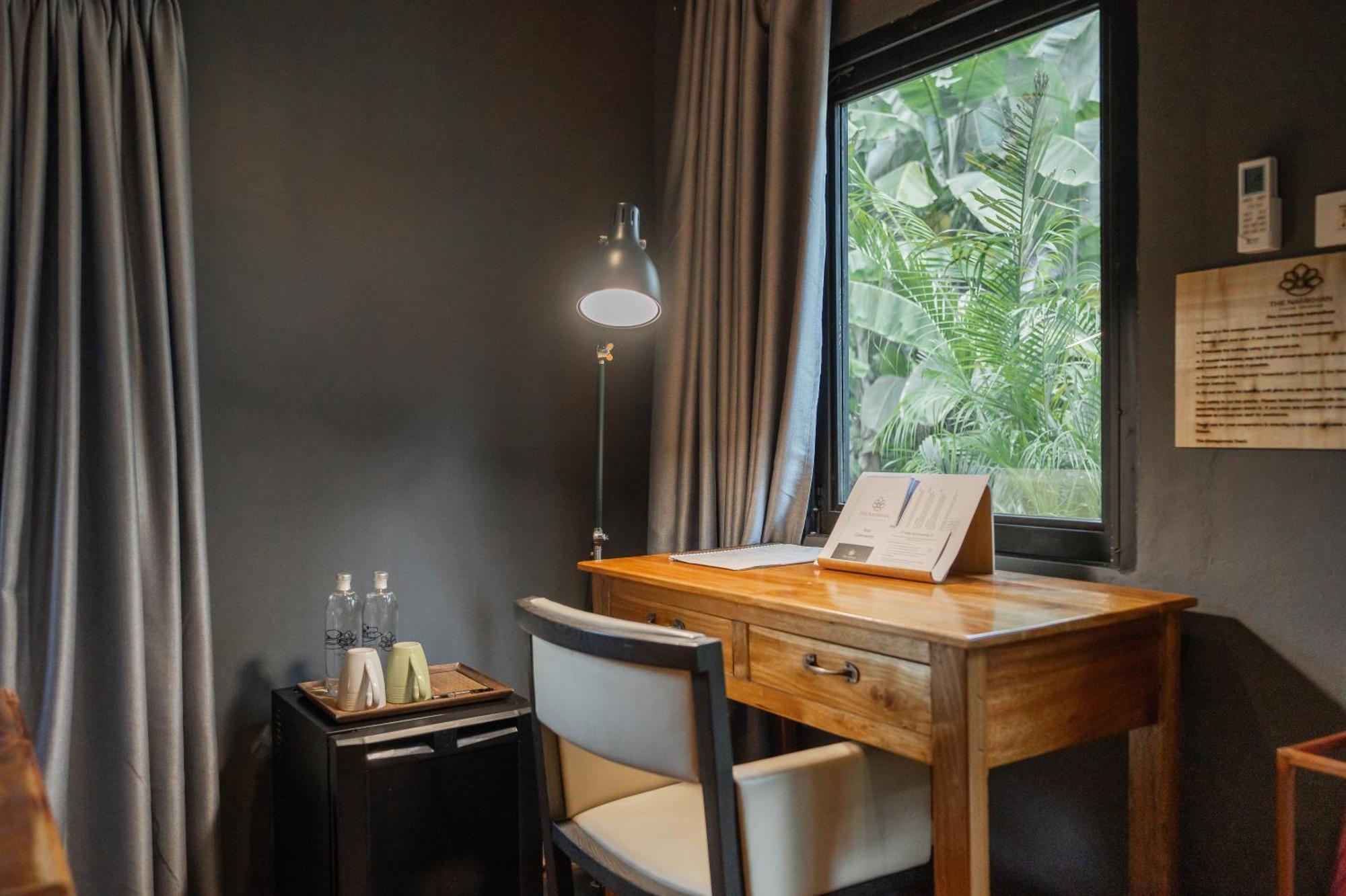 Art Deluxe Family Room