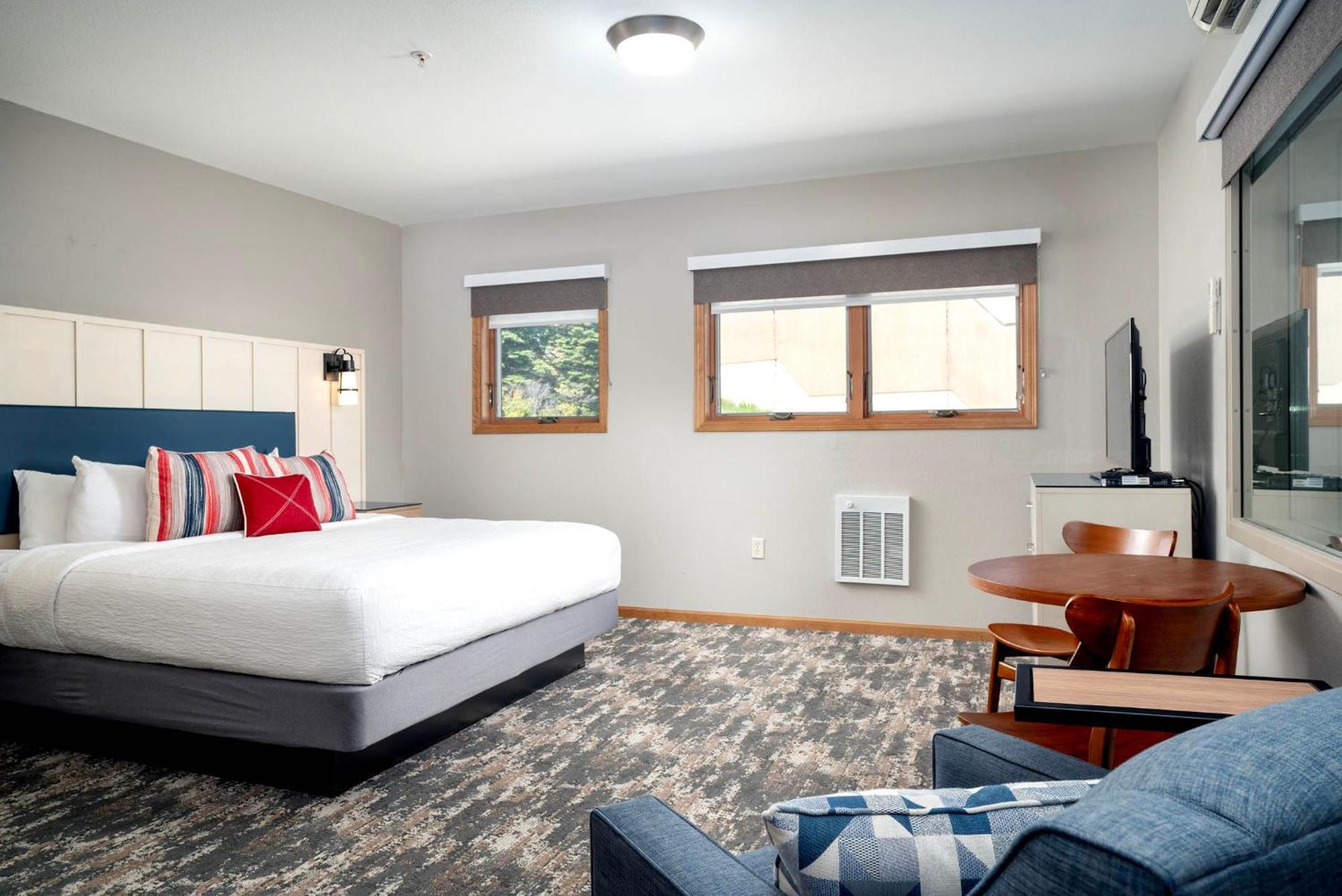 Standard Room - Non-Lakeview,1642342910:JPEG