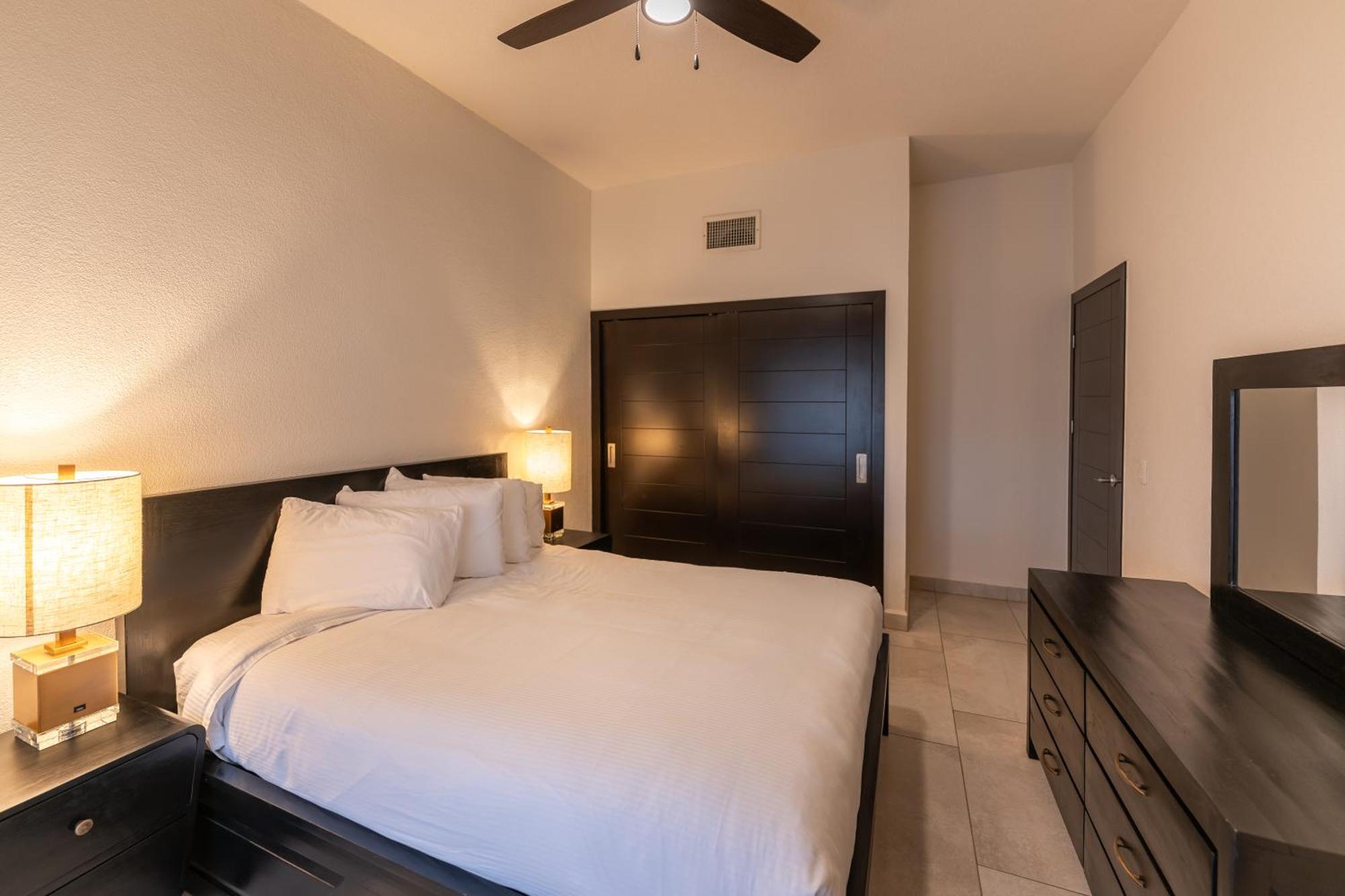 Three-Bedroom Apartment,1642354637:JPEG