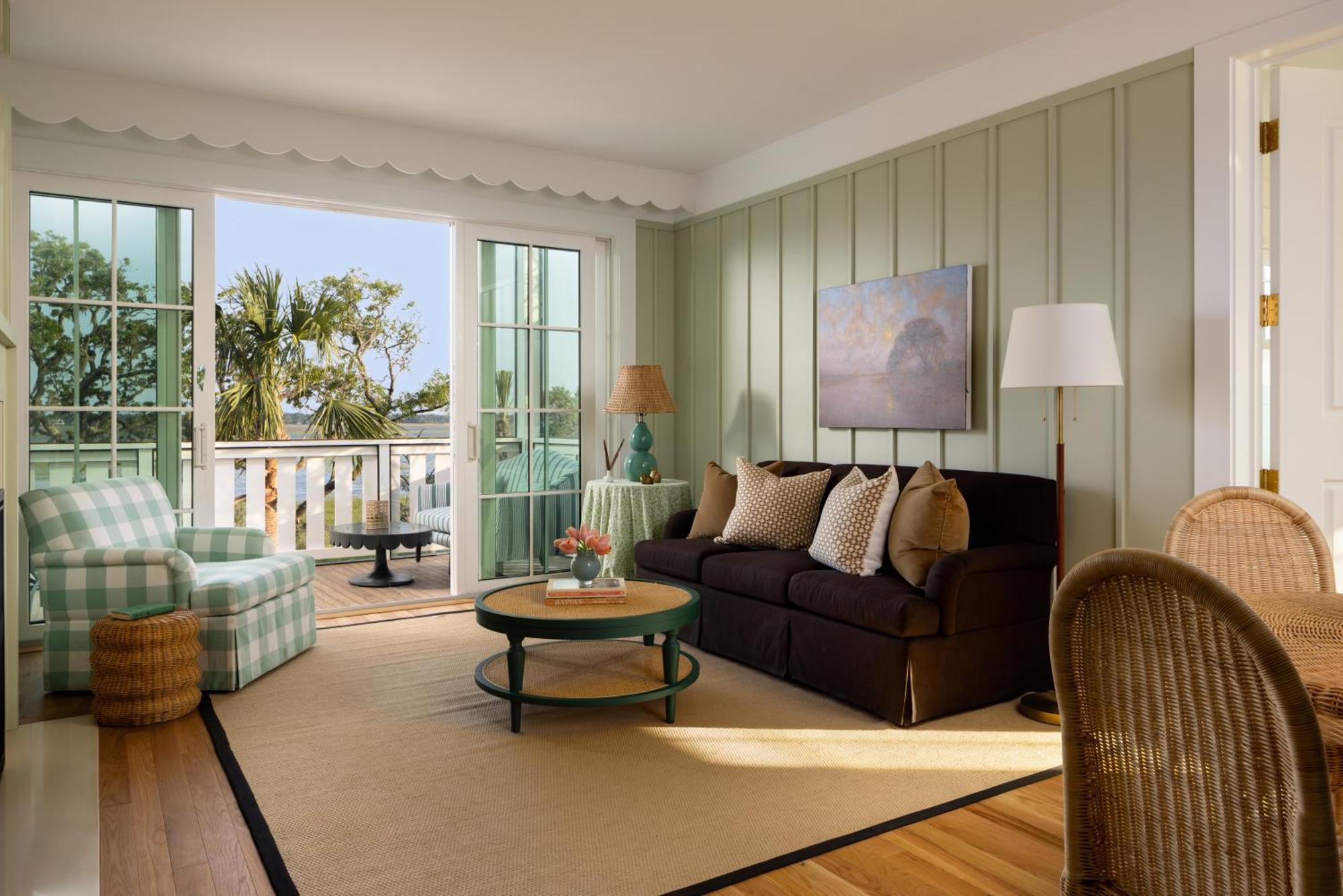 Deluxe Suite with Spa Bath