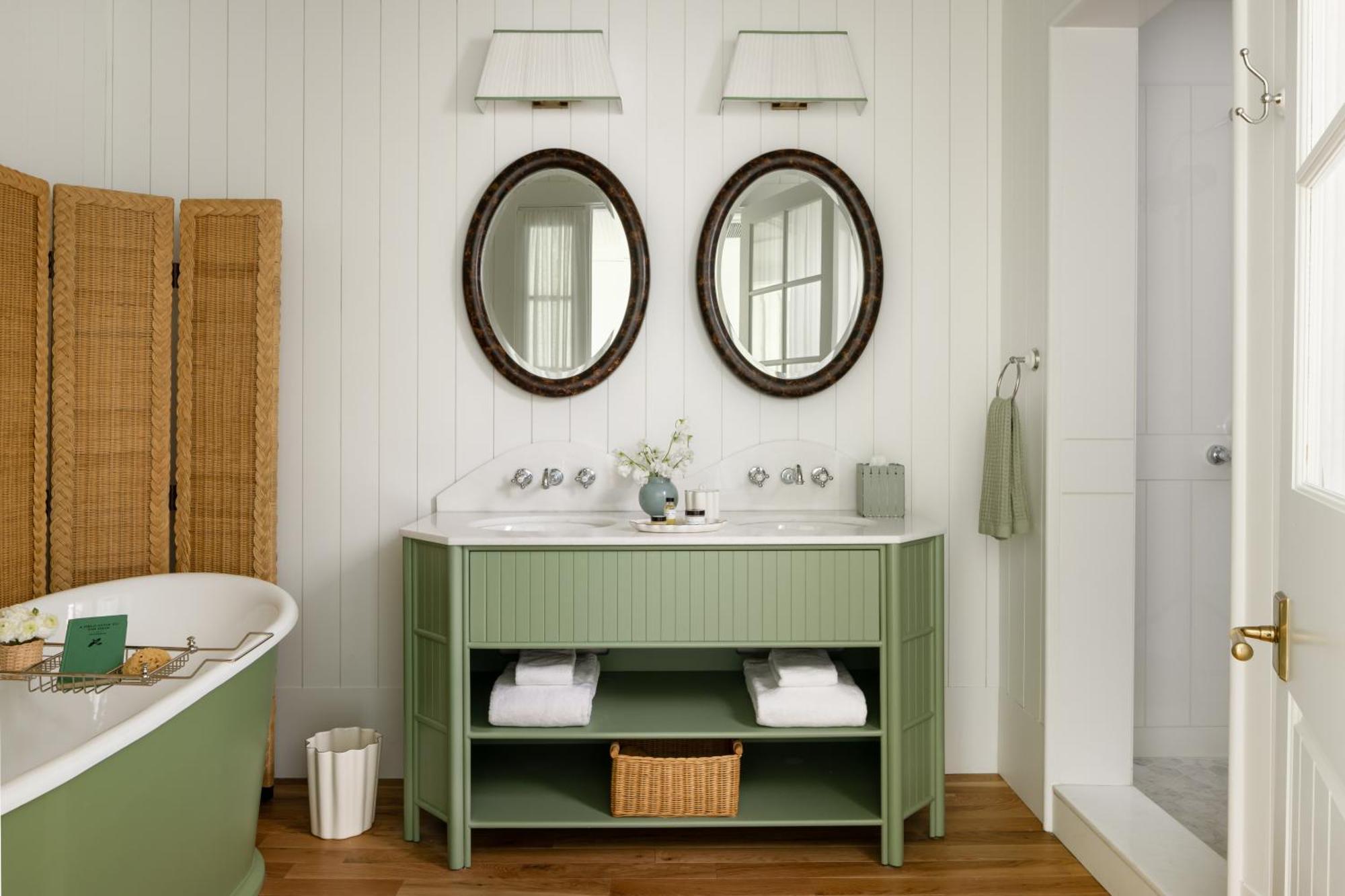 Deluxe Queen Room with Two Queen Beds