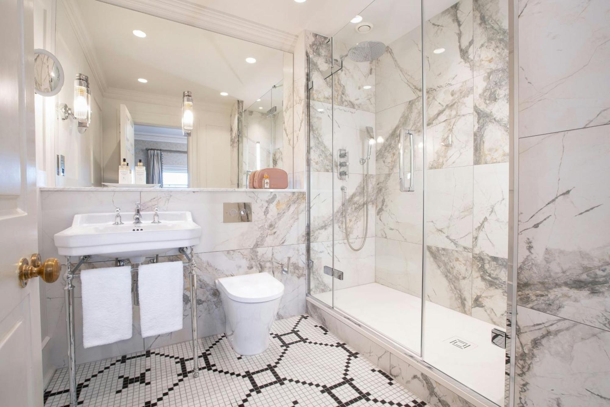 Manor House, Smaller Guest room, 1 Double, Garden view,1643188020:JPEG