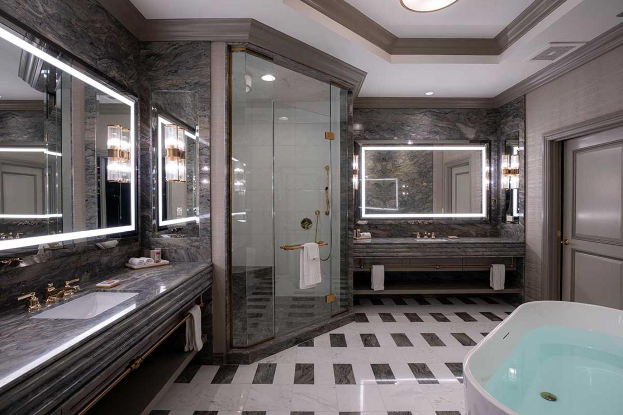Newly Remodeled Grand One Bedroom King City View,1646893687:JPEG