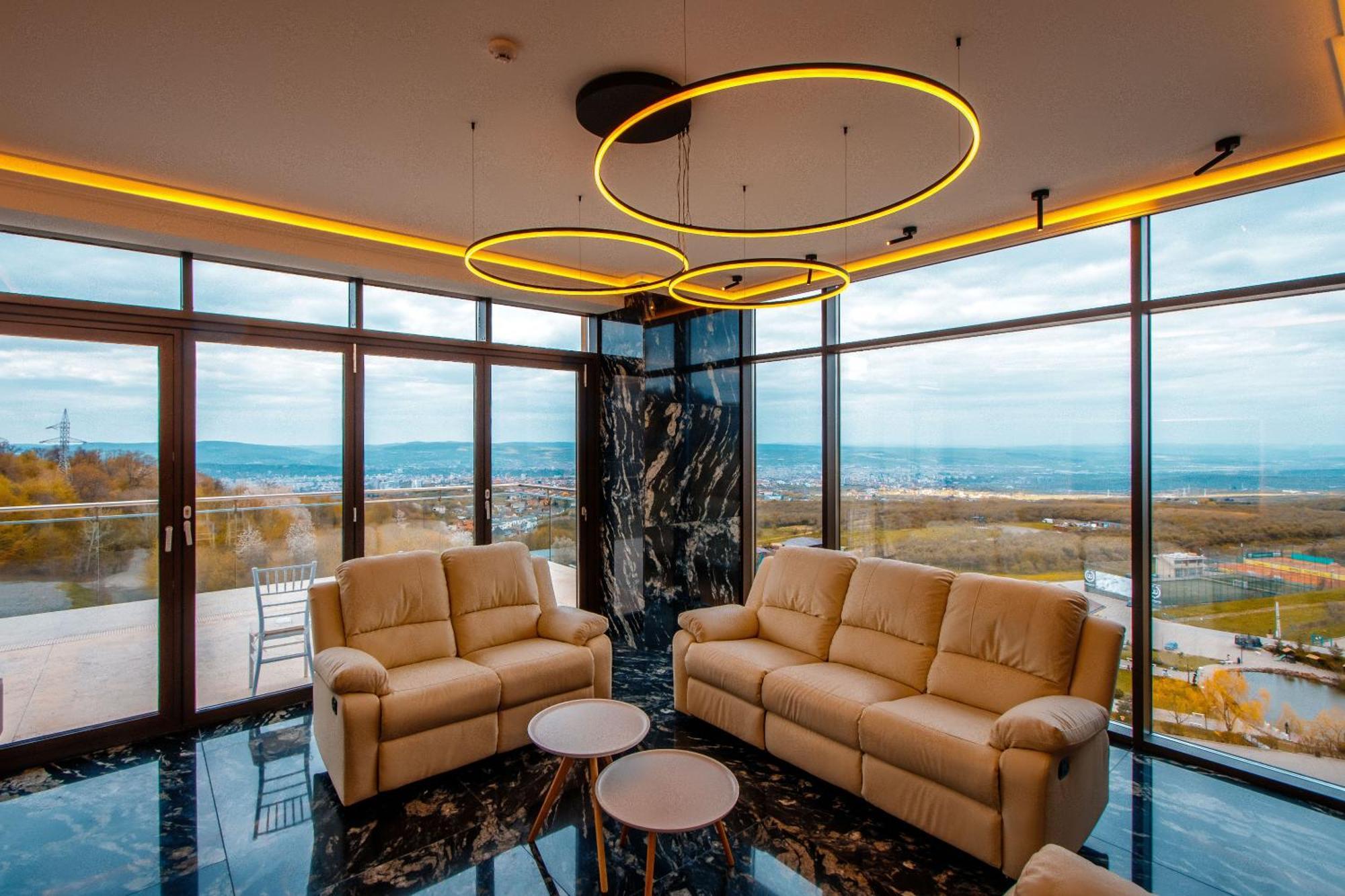 Two-Bedroom Suite,1646929563:JPEG