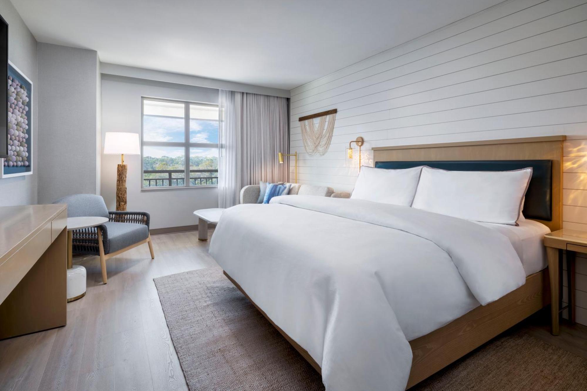 Island View Guest room 1 King Inland view,1649980240:JPEG