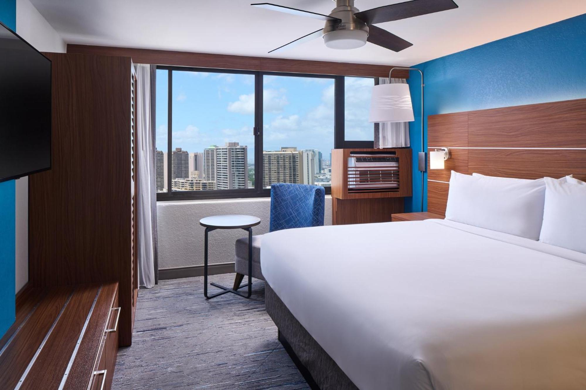 King Room Partial Ocean View Non-Smoking