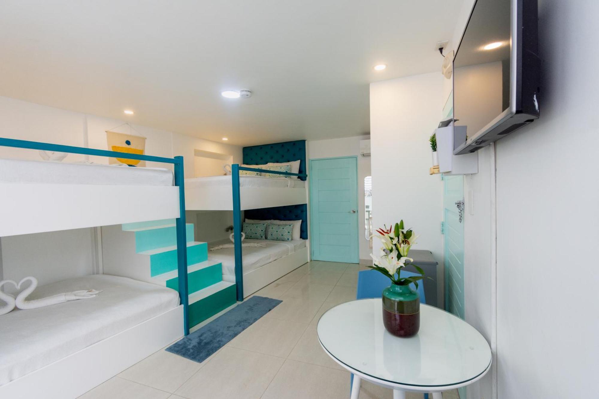 Superior Family Room,1746994461:JPEG