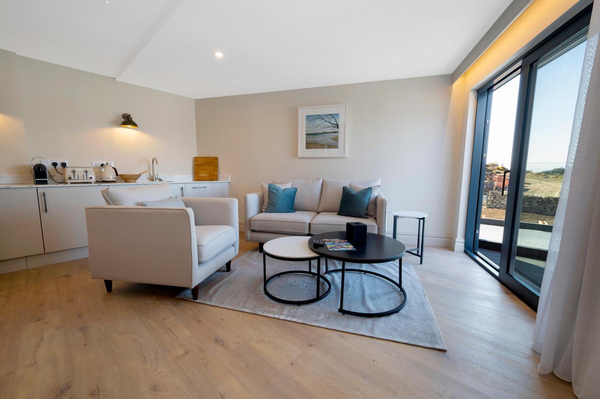 One-Bedroom Suite - No pets,1656194876:JPEG