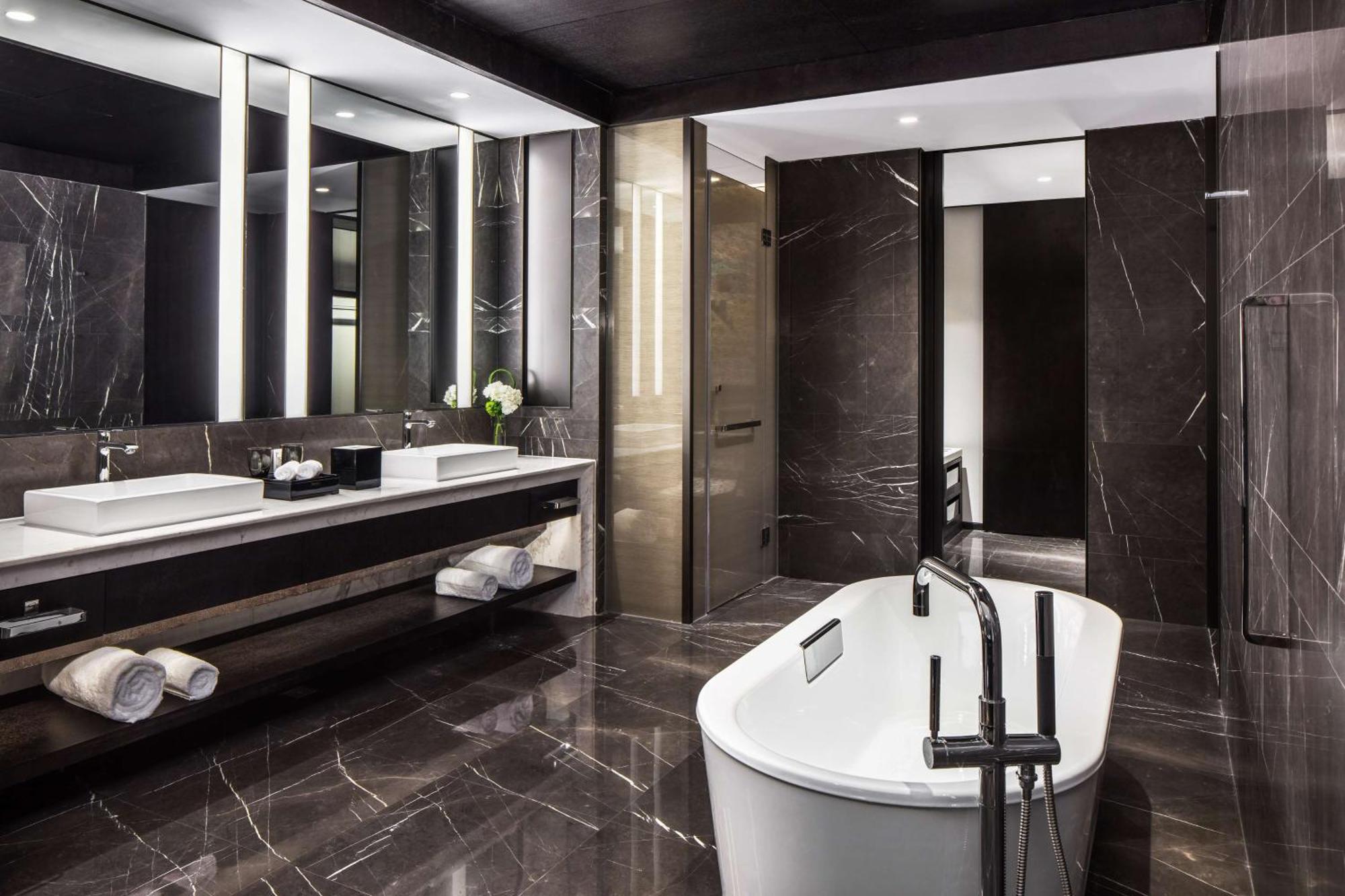 King Lake View Suite -- Lounge Access,1657184168:JPEG