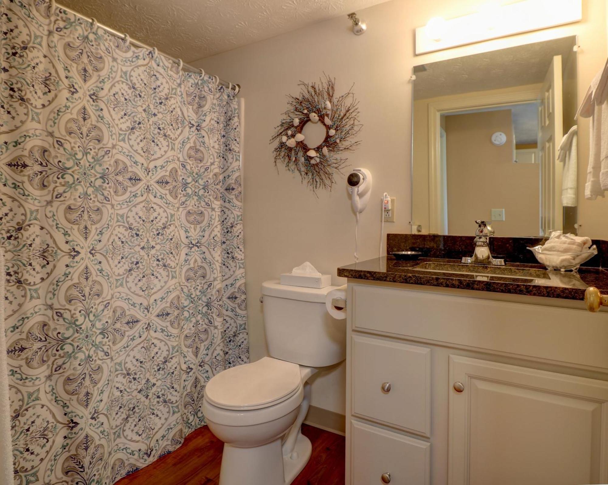 2-Bedroom Suite or King bed,1657189423:JPEG