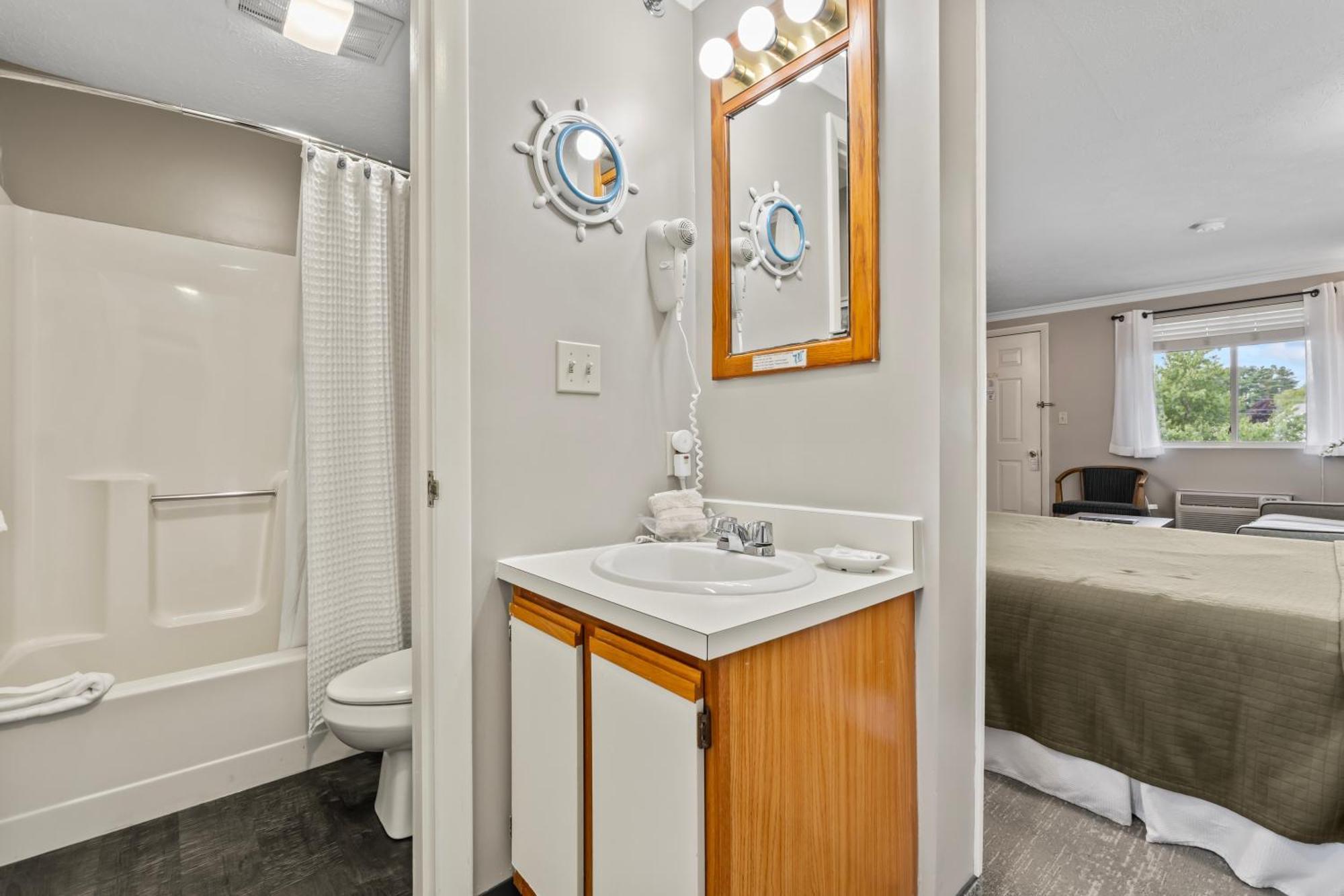 Queen Studio,1657194292:JPEG