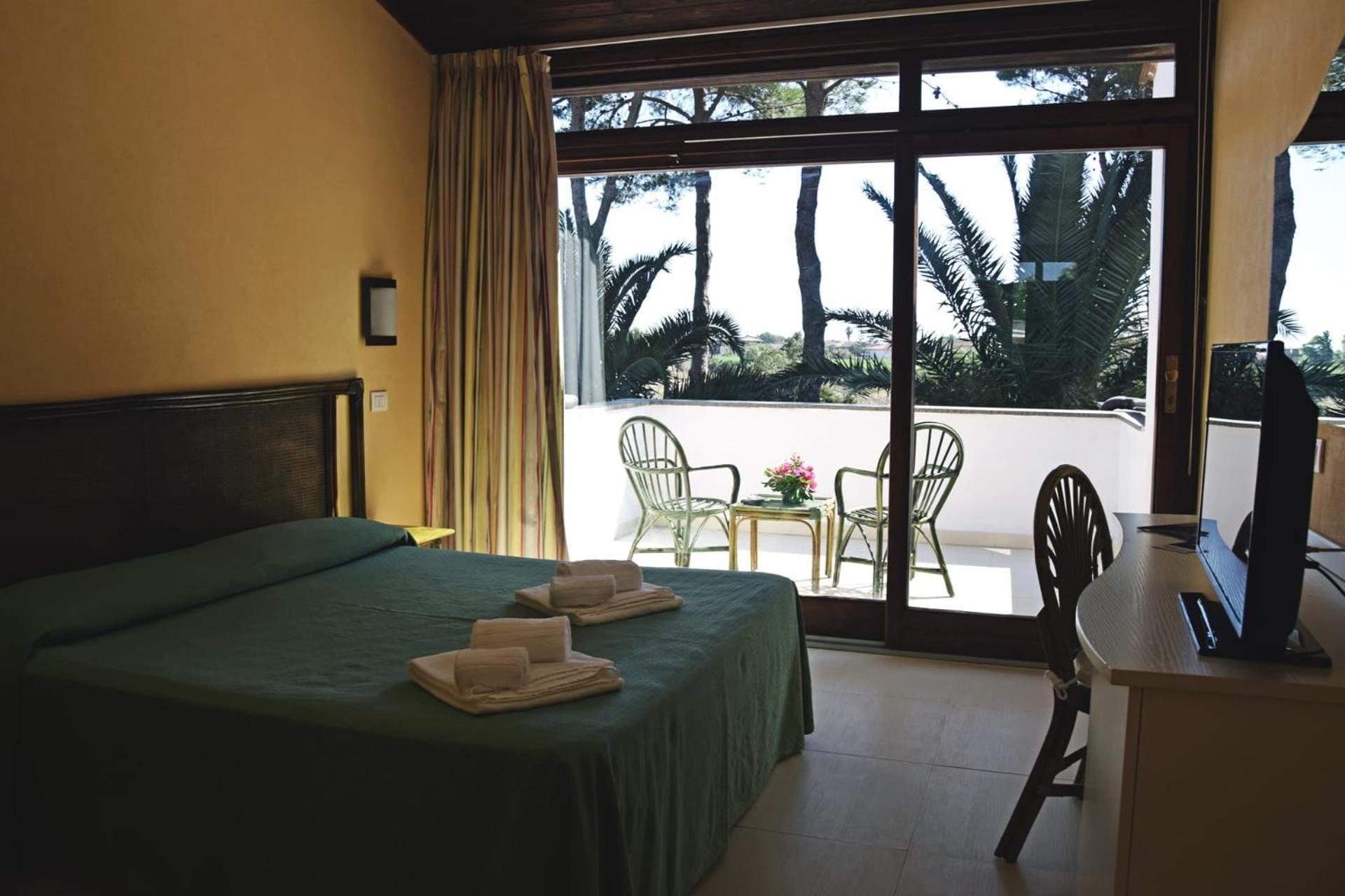 Family Room Balcony,684089304:JPEG
