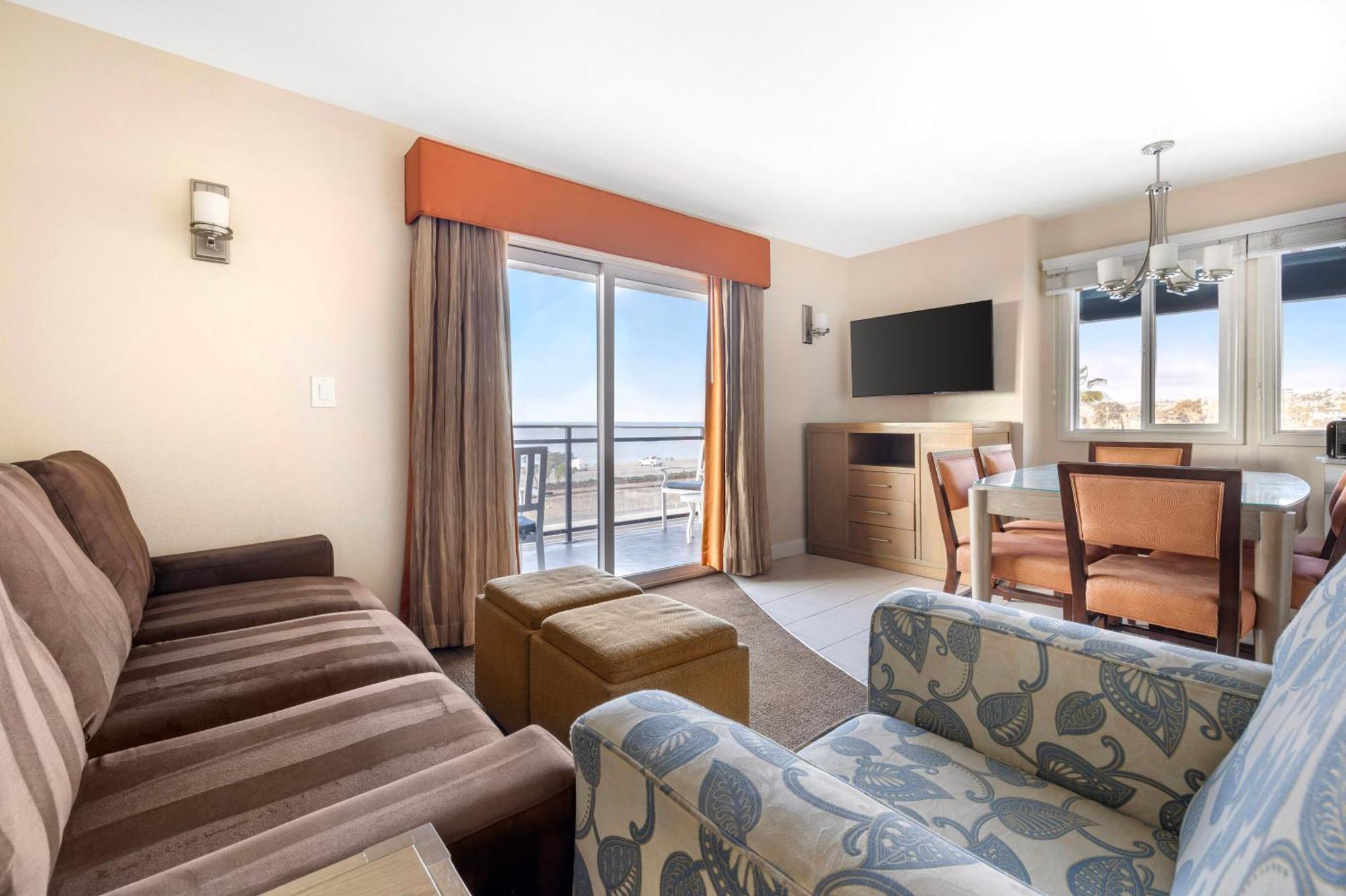 Two-Bedroom King Suite with Queen Bed and Ocean View,1663757116:JPEG