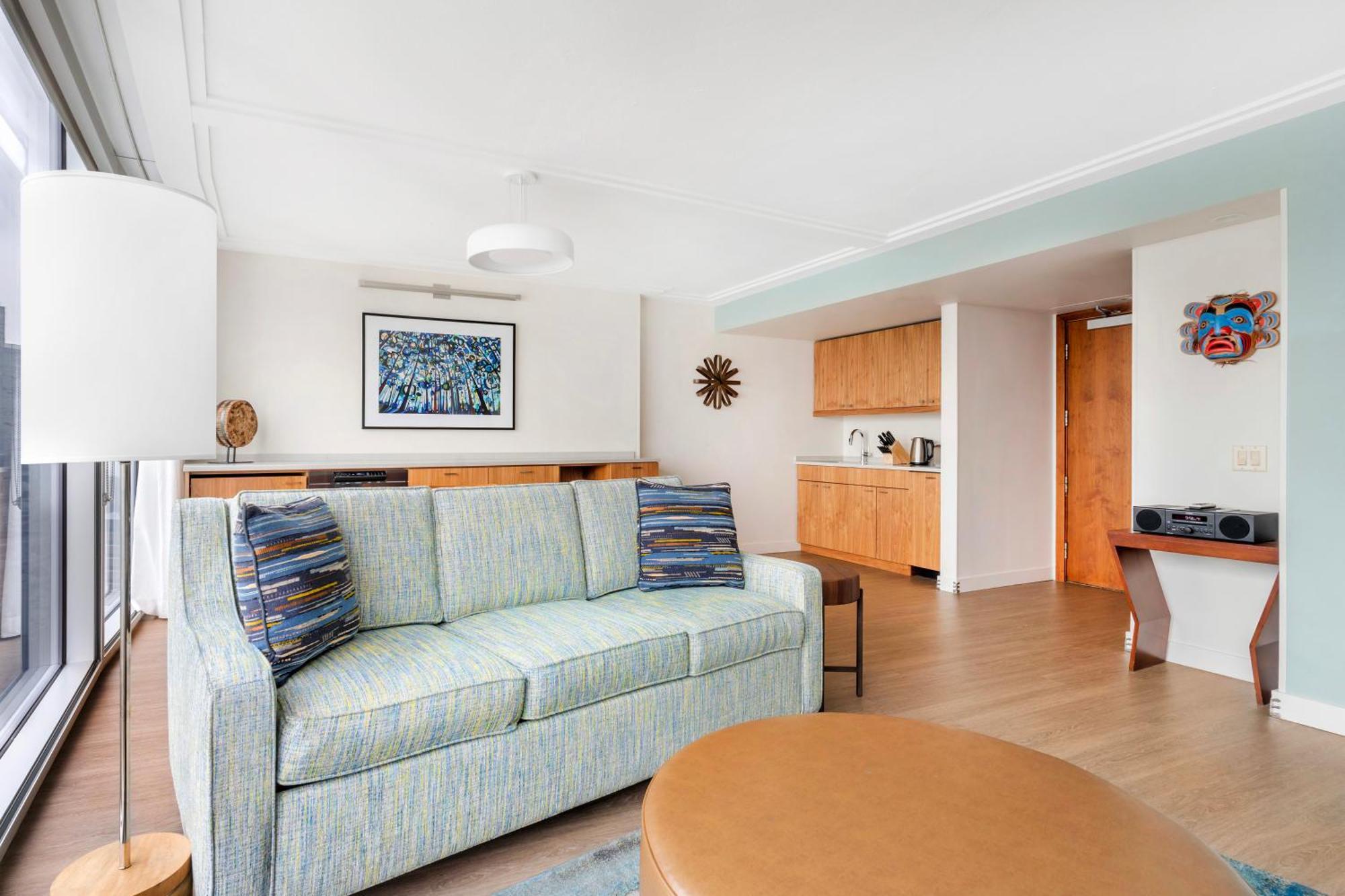 One-Bedroom Suite with Two Bath,1663769847:JPEG