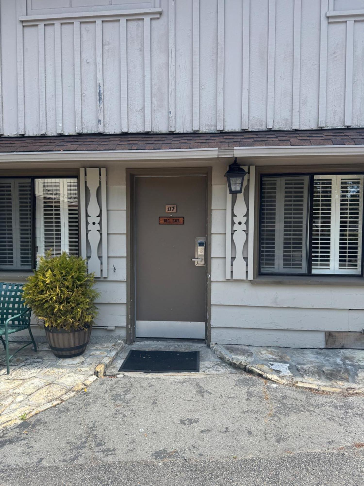 Deluxe Family Room,1667435019:JPEG