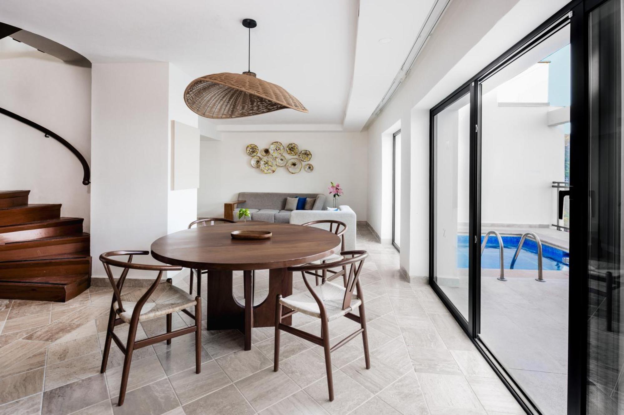 One-Bedroom King Suite with Plunge Pool