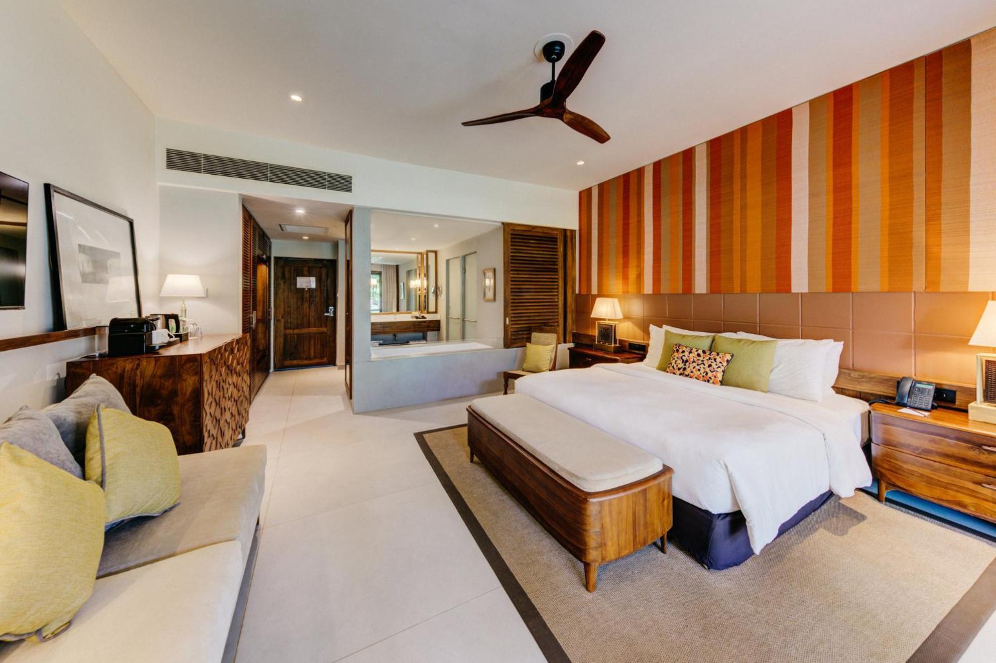 Premium Pool Access King - 10% discount on Spa & 10% off on F&B,1666063063:JPEG