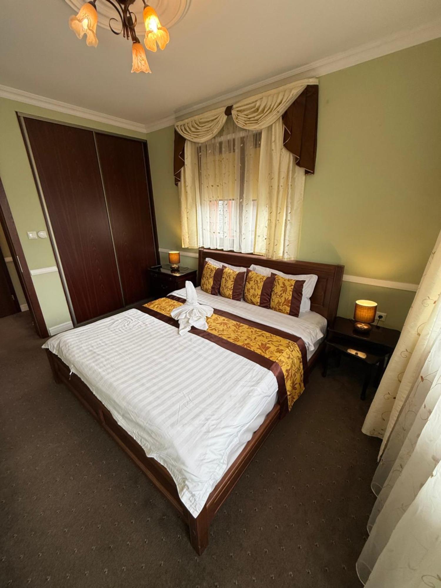 Apartment with Balcony,1667437053:JPEG