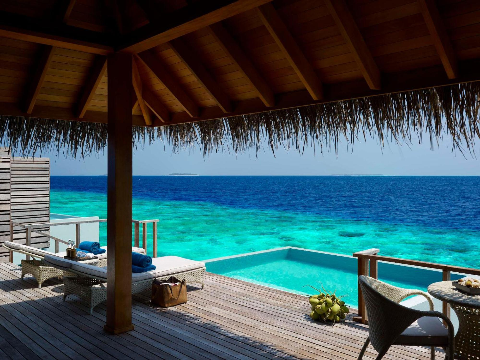 Waterfront Pool Villa 150sqm Butler Service Direct reef access