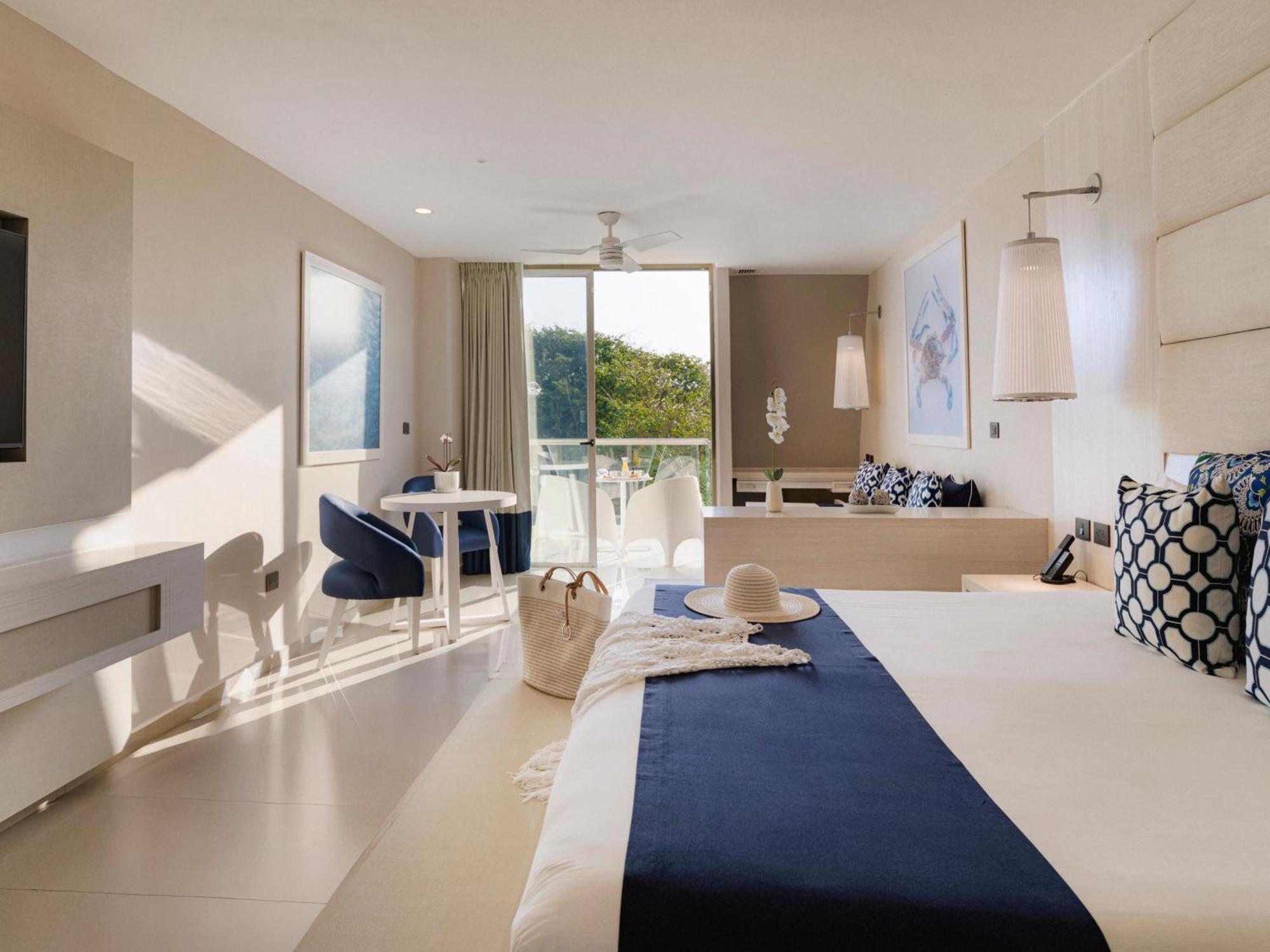 Deluxe Junior Suite,1670711823:JPEG