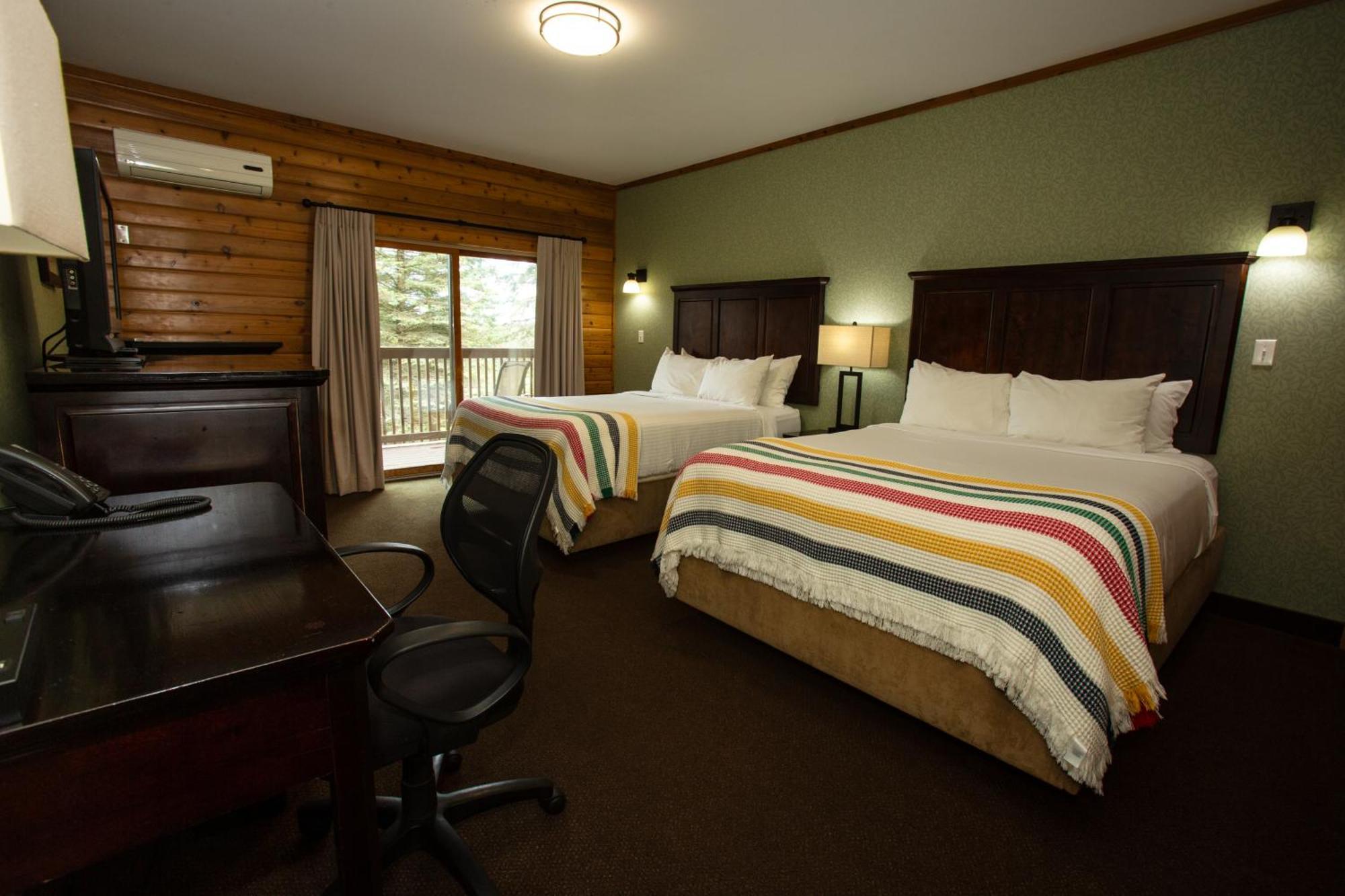 Deluxe Queen Room