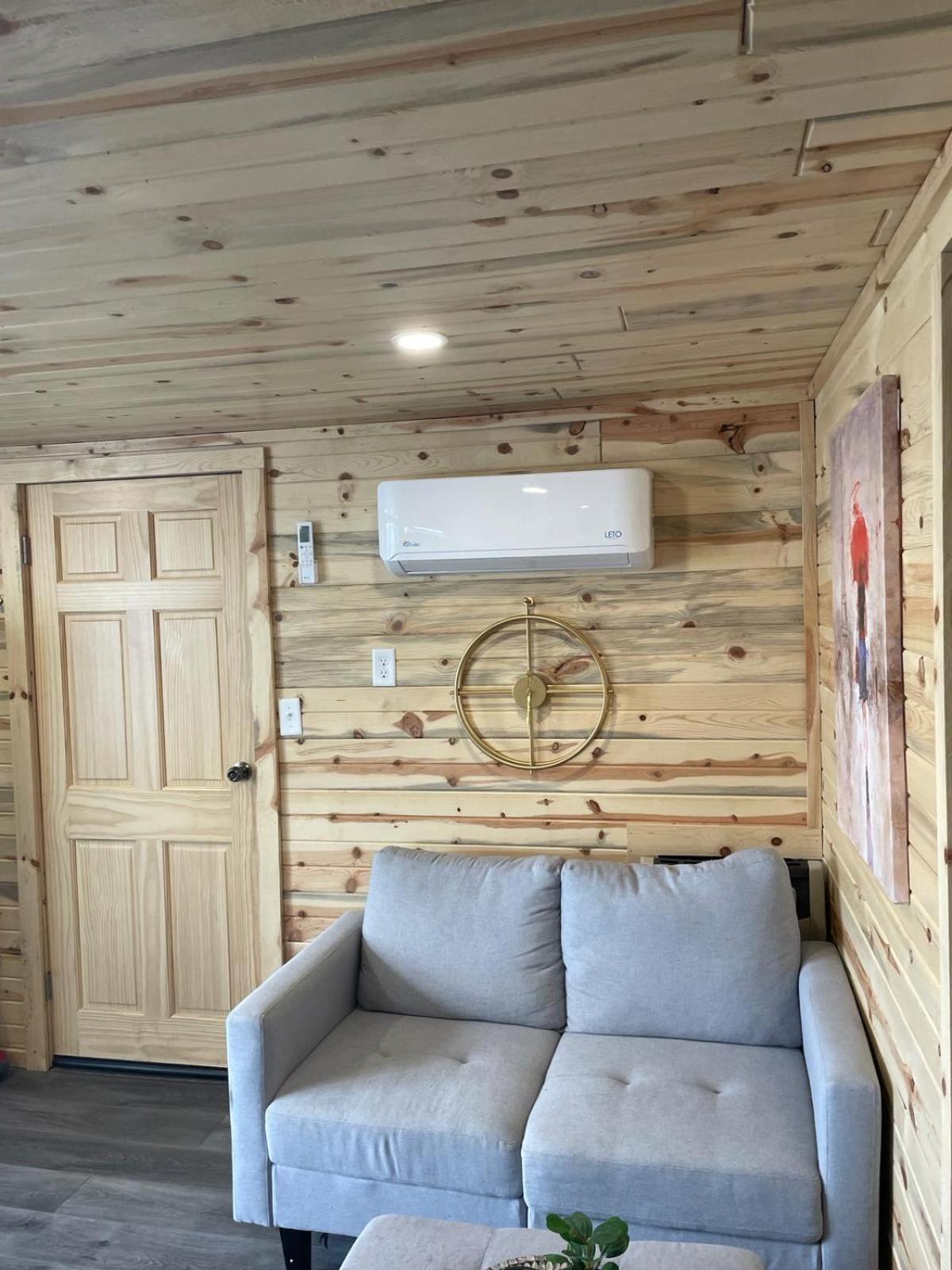 Family Room with Lake View,1678125423:JPEG