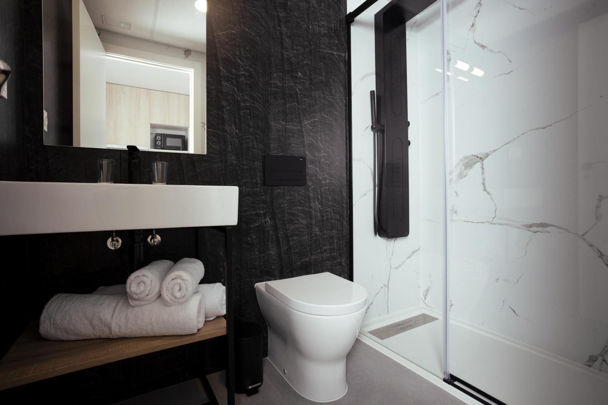 Bungalow with Spa Bath,1678186544:JPEG